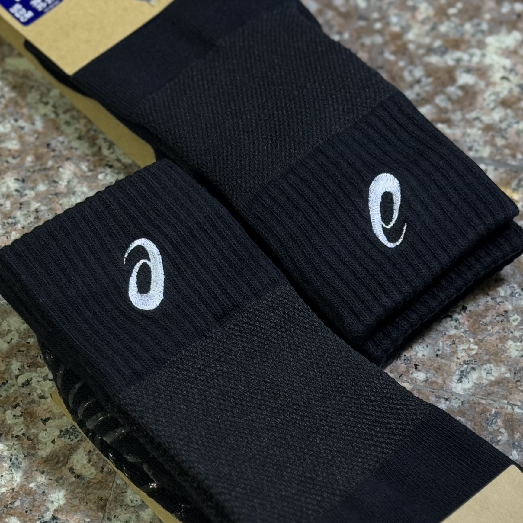 ถุงเท้า ASICS Court FF Crew Socks ‘BLACK’ (M,L)