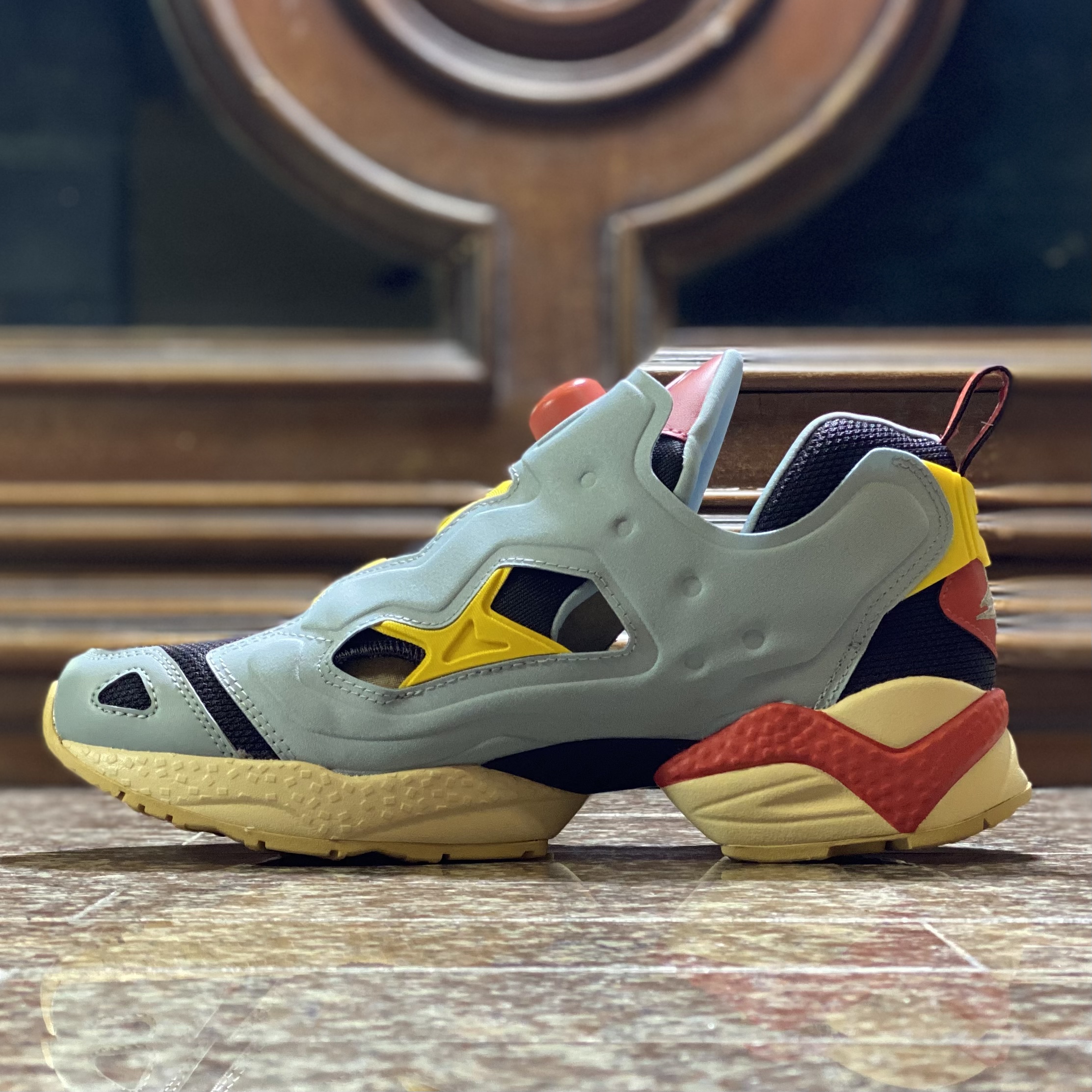 รองเท้า Reebok X Looney Tunes InstraPump Fury 95 ‘LIMITED’ (M7/7.5/8/8.5/9/11US)