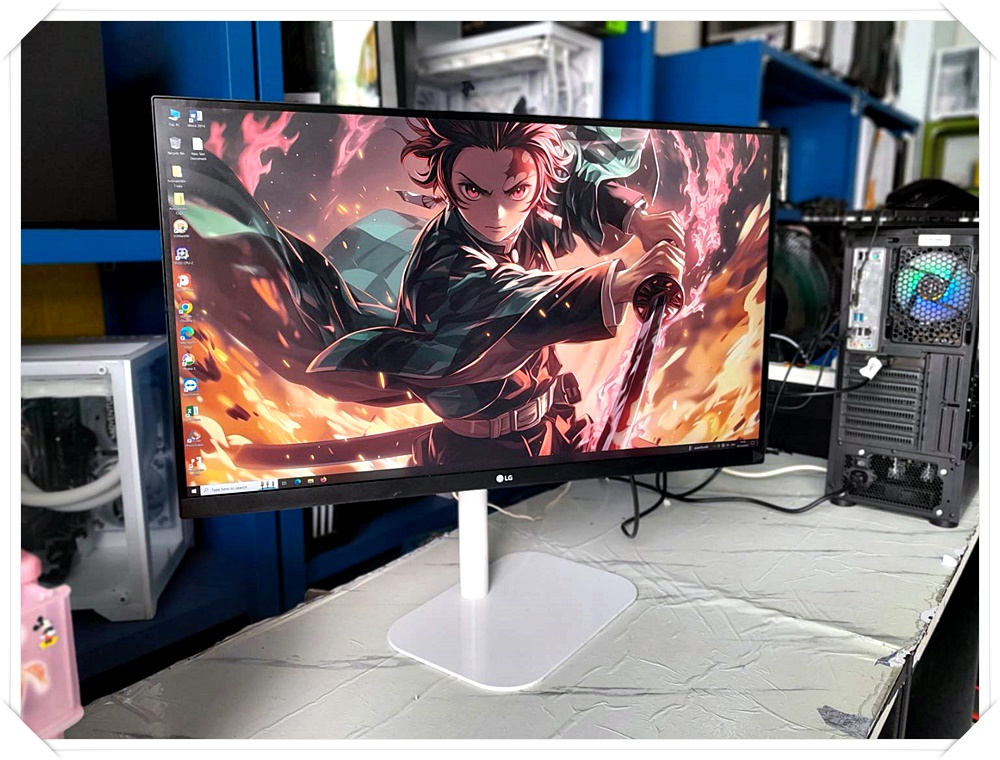 (* มือ 2) LG จอมอนิเตอร์ UltraHD 4K ขนาด 27 นิ้ว รุ่น 27UK650-W (ช่องเสียบ HDMI)