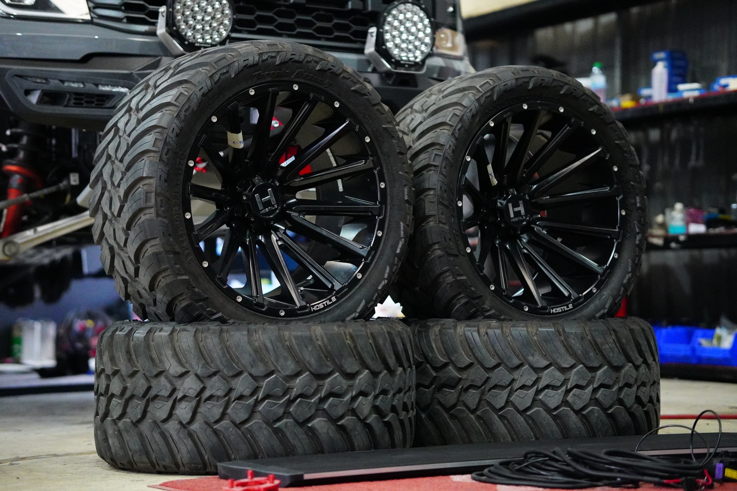 RAPTOR V6 กับชุด ล้อ+ยาง ขอบ 22 เเละ บันไดไฟฟ้า
