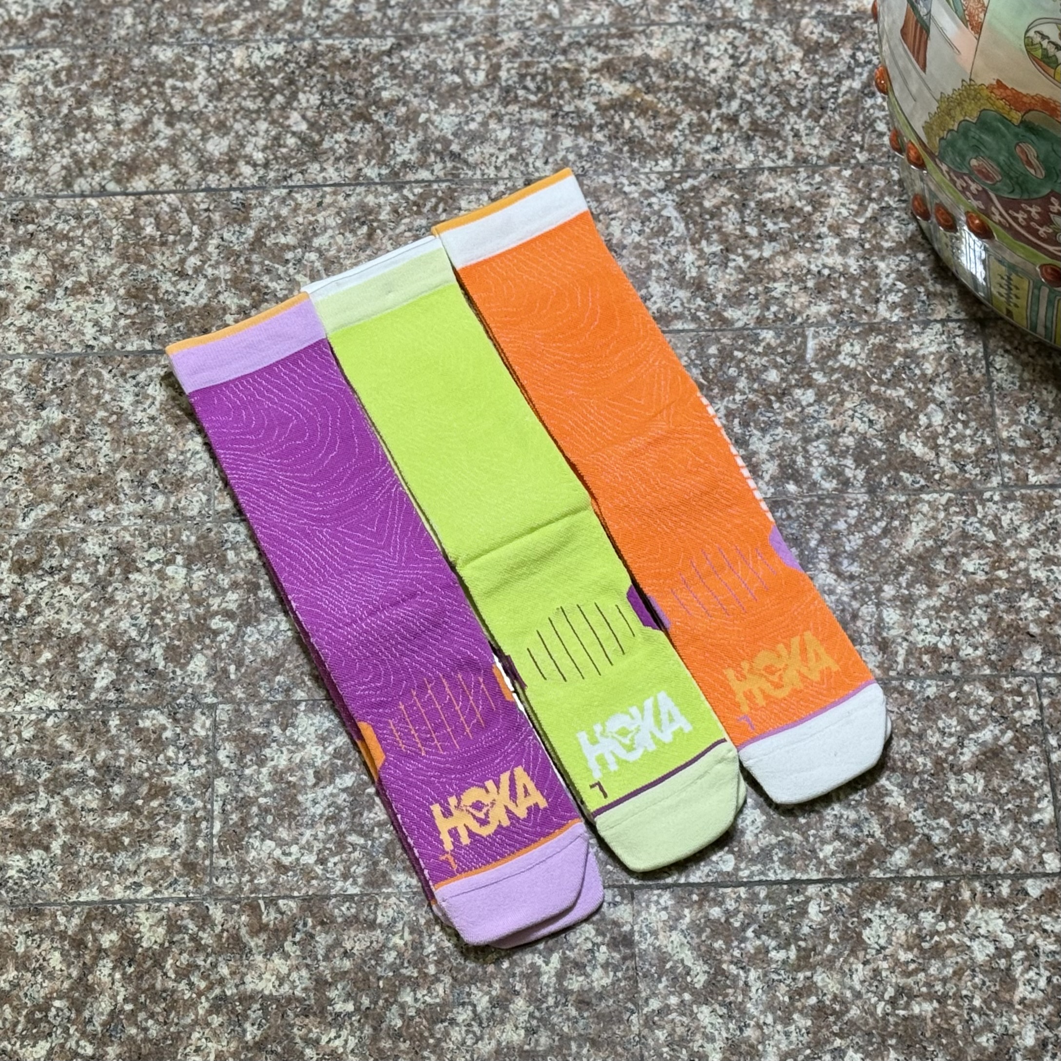 ถุงเท้าวิ่ง HOKA Running Crew Socks ‘SUMMER’ #แพค1คู่ (S,M,L)