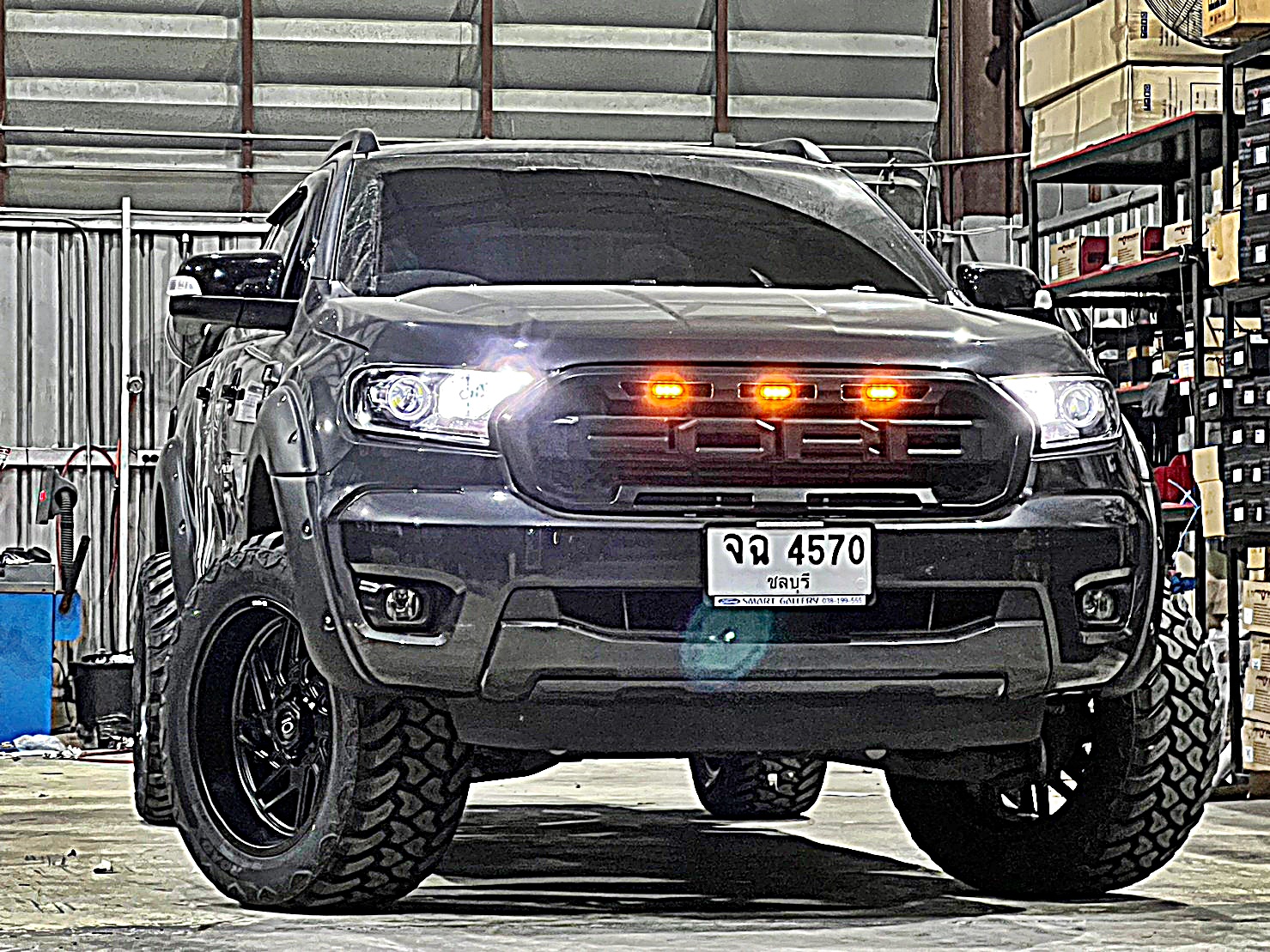 FORD RANGER แต่งทรงเมกาที่ STEP9