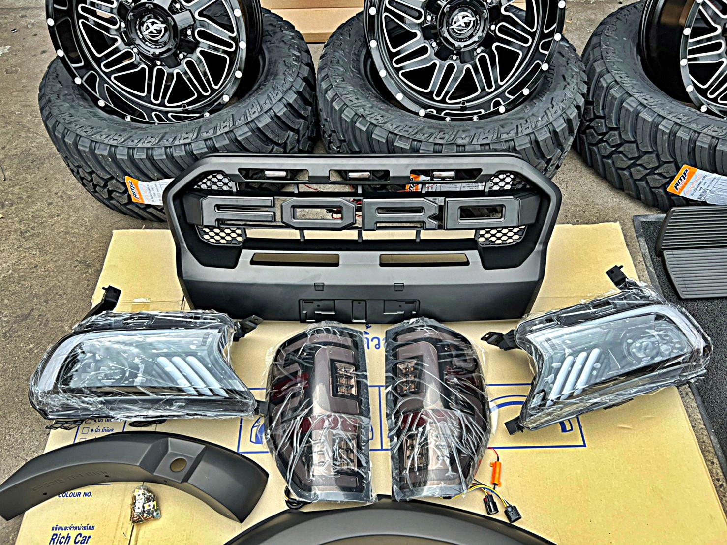 FORD WILDTRAK ชุดแต่งรอบคัน ทรงเมกาที่ STEP9