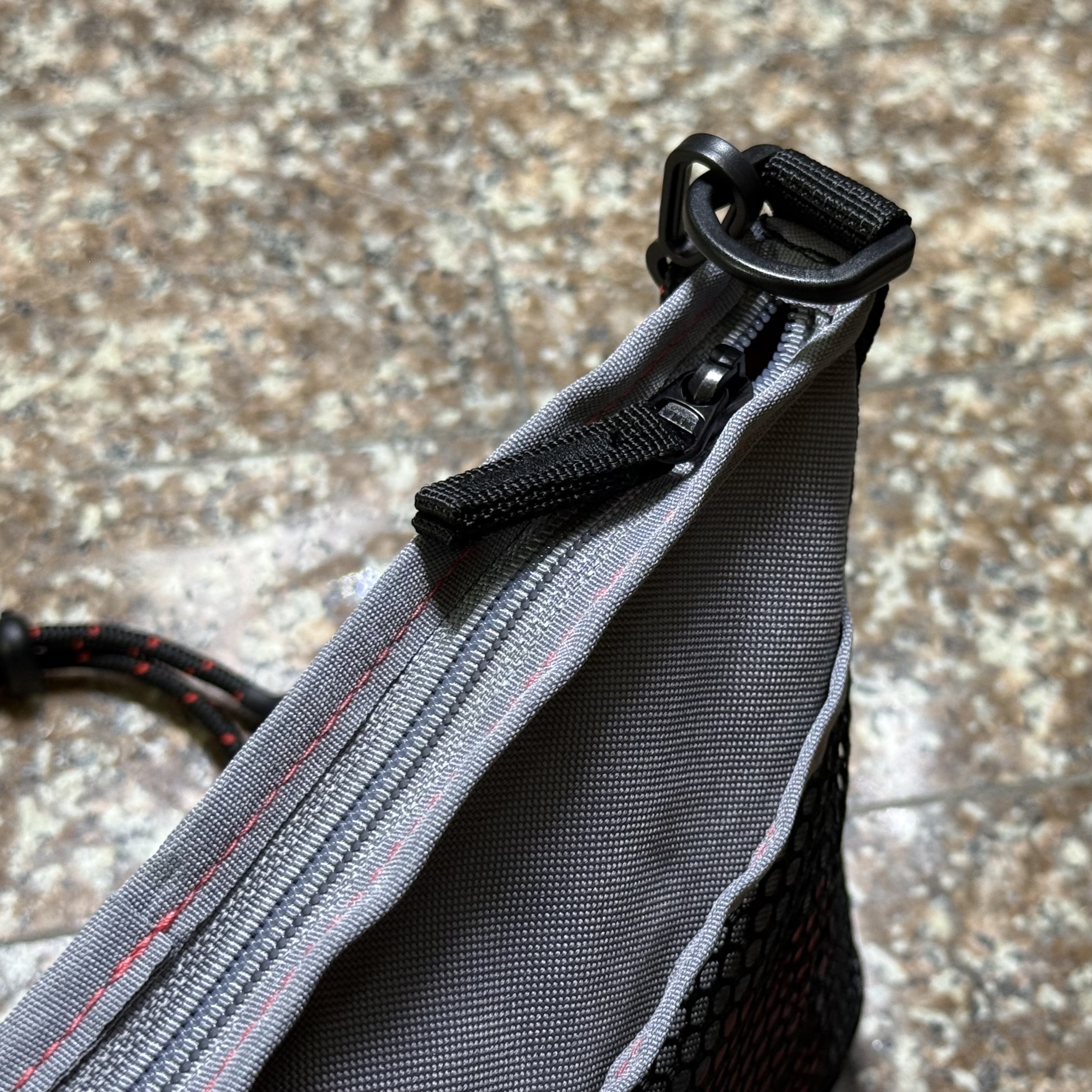 กระเป๋า Mizuno Aero Pack ‘Grey/Red’