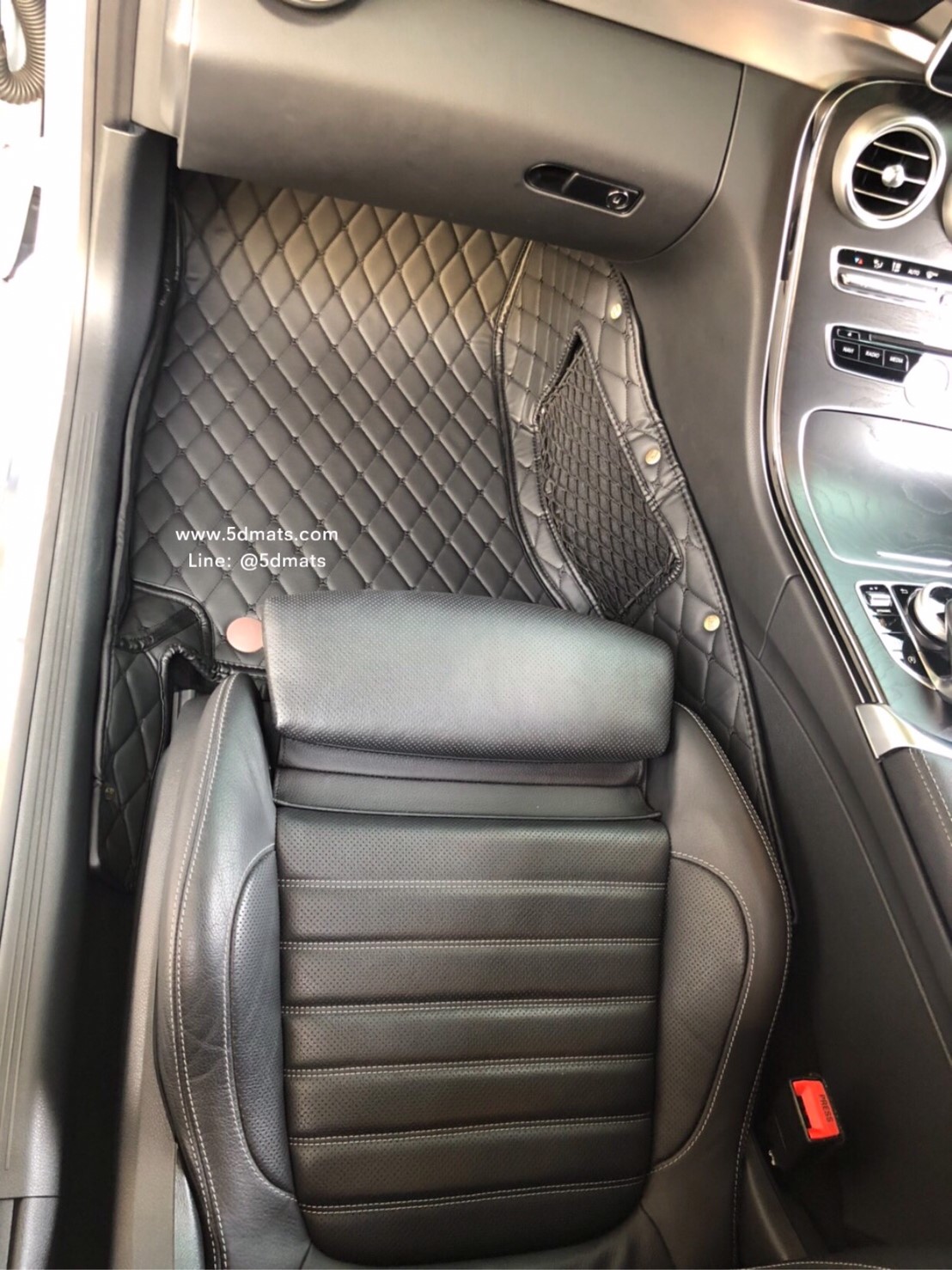 พรมปูพื้นรถยนต์6D VIP BENZ C-COUPE W205 หนังสีดำล้วน รวมแผ่นท้าย 4 -6ชิ้น เต็มคัน