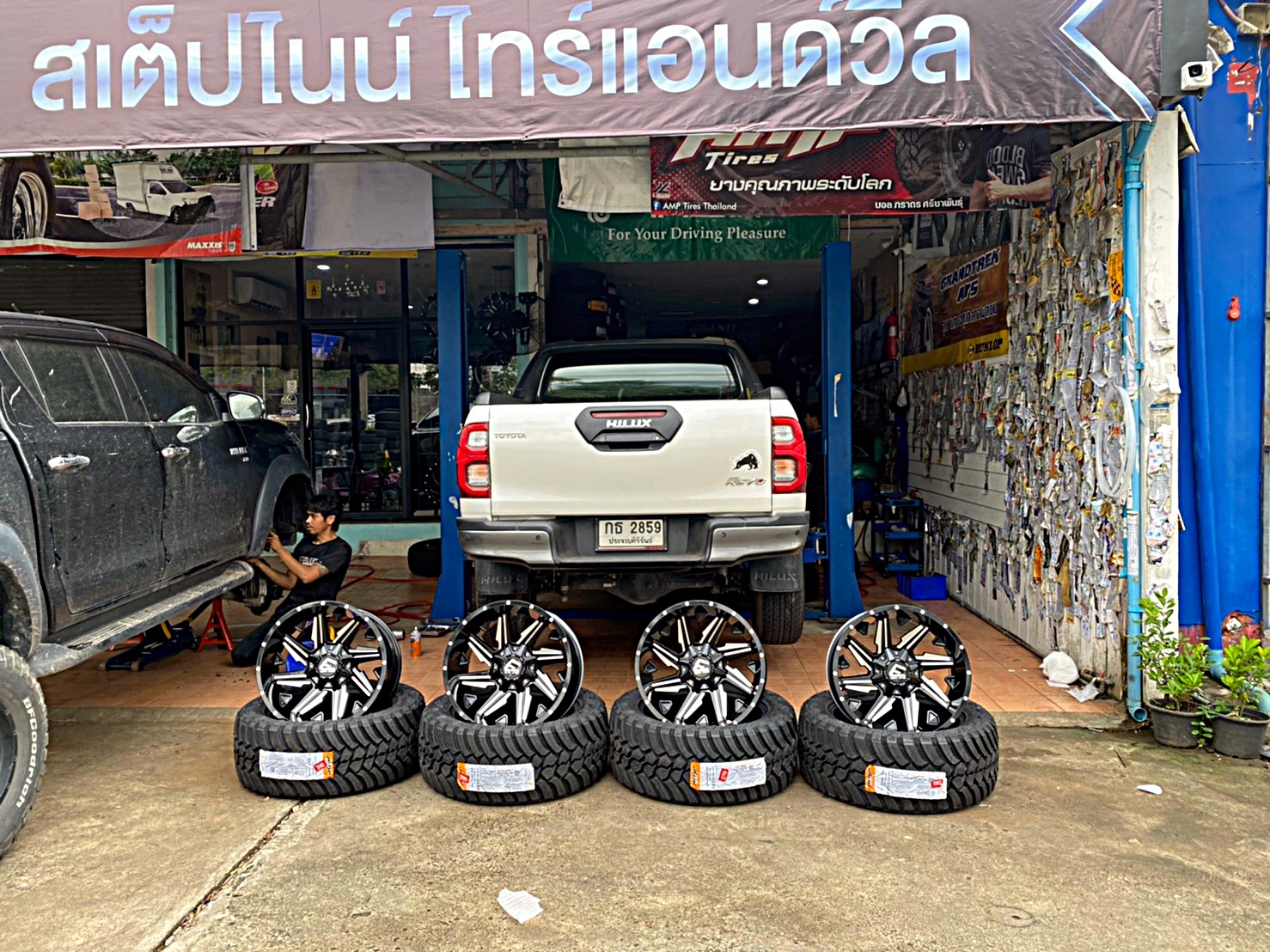 TOYOTA REVO ทรงเมกา