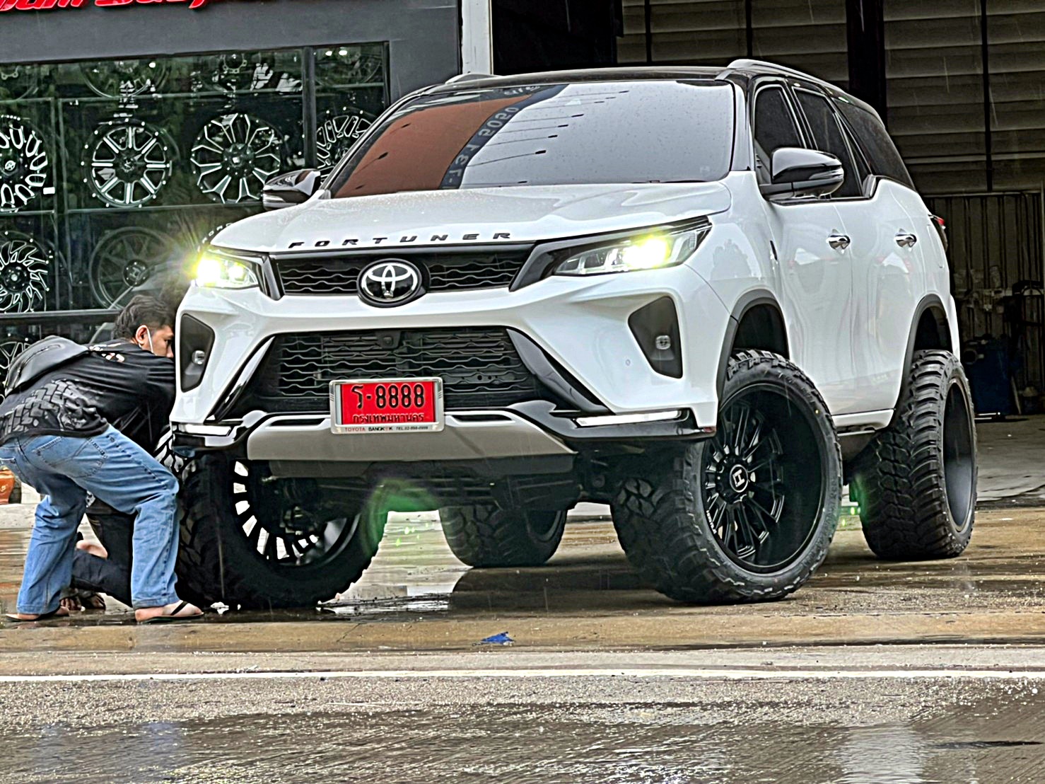 FORTUNER_ทรงเมกา ล้อ HOSTILE H114 ที่ STEP9