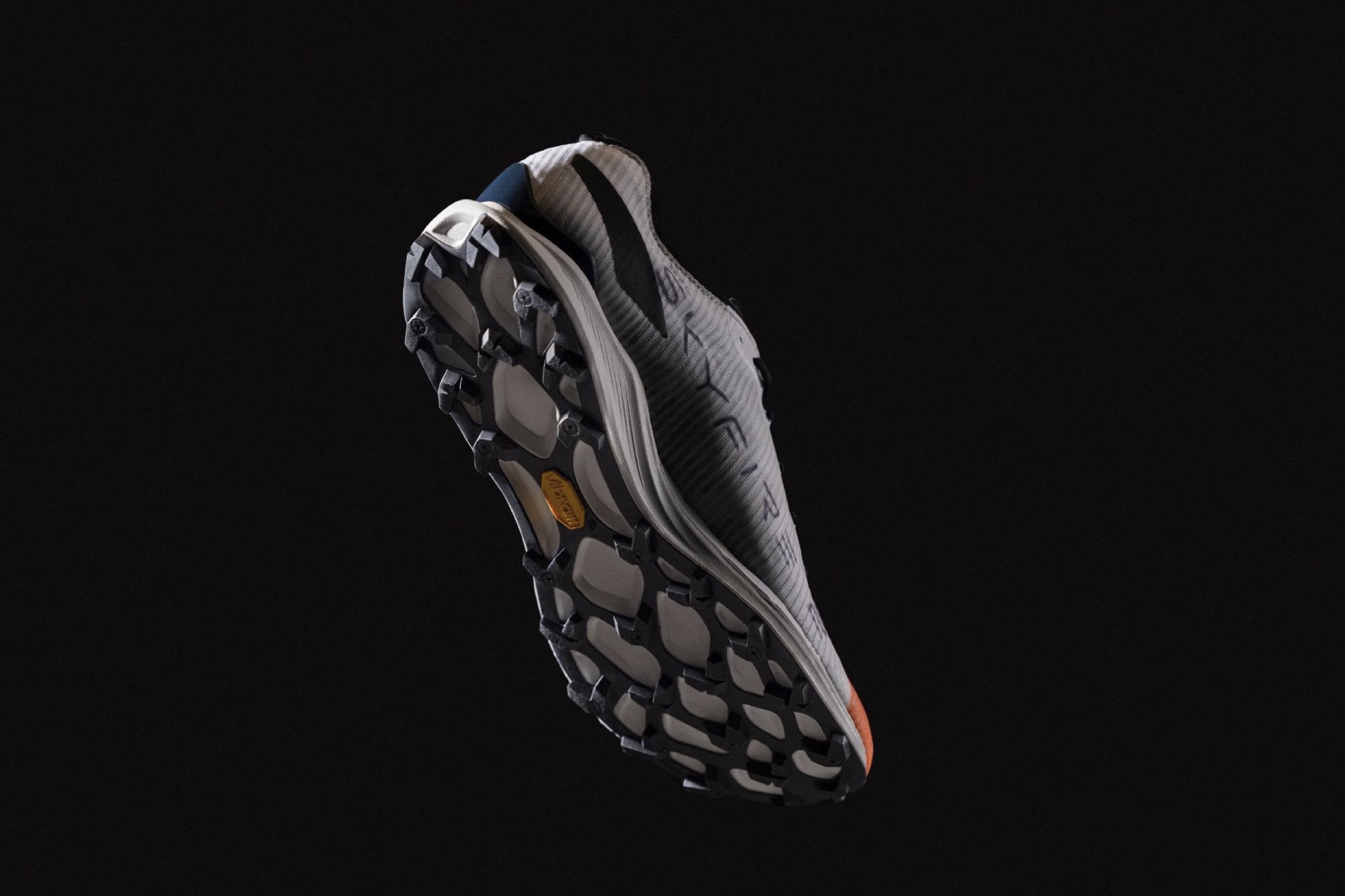 รองเท้าวิ่งเทรล Merrell MTL SkyFire 2 Women (W8.5US)