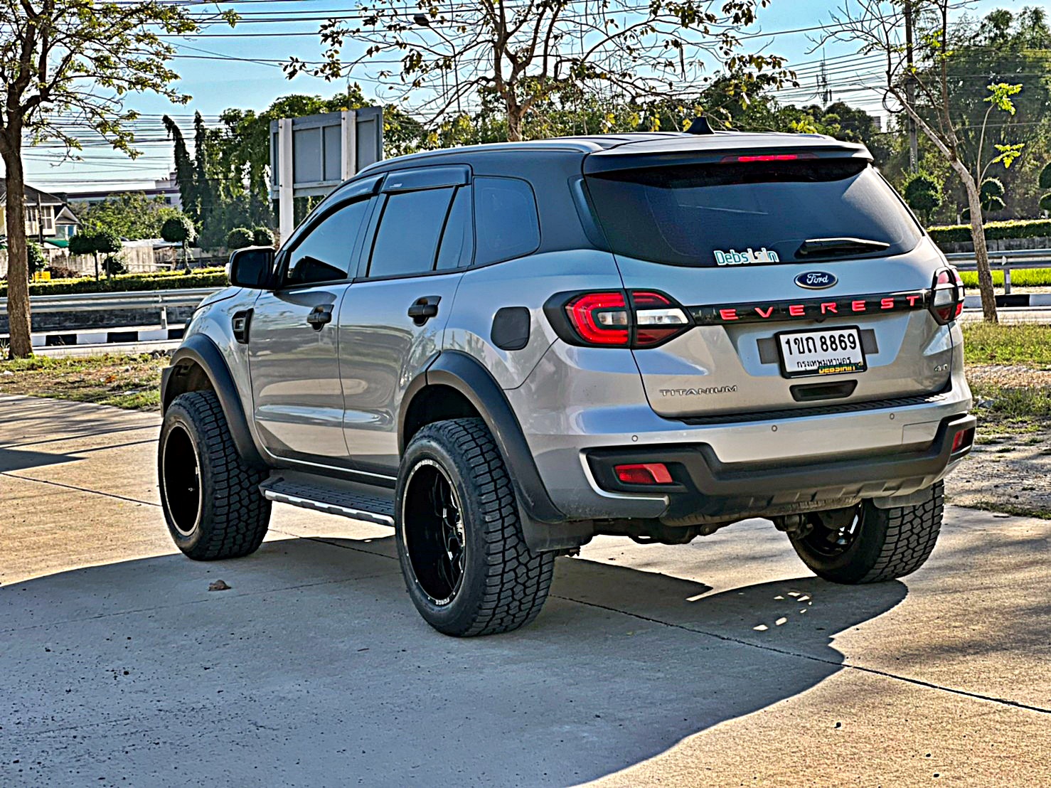 FORD EVEREST ทรงเมกา ล้อ FORCE ที่ STEP9
