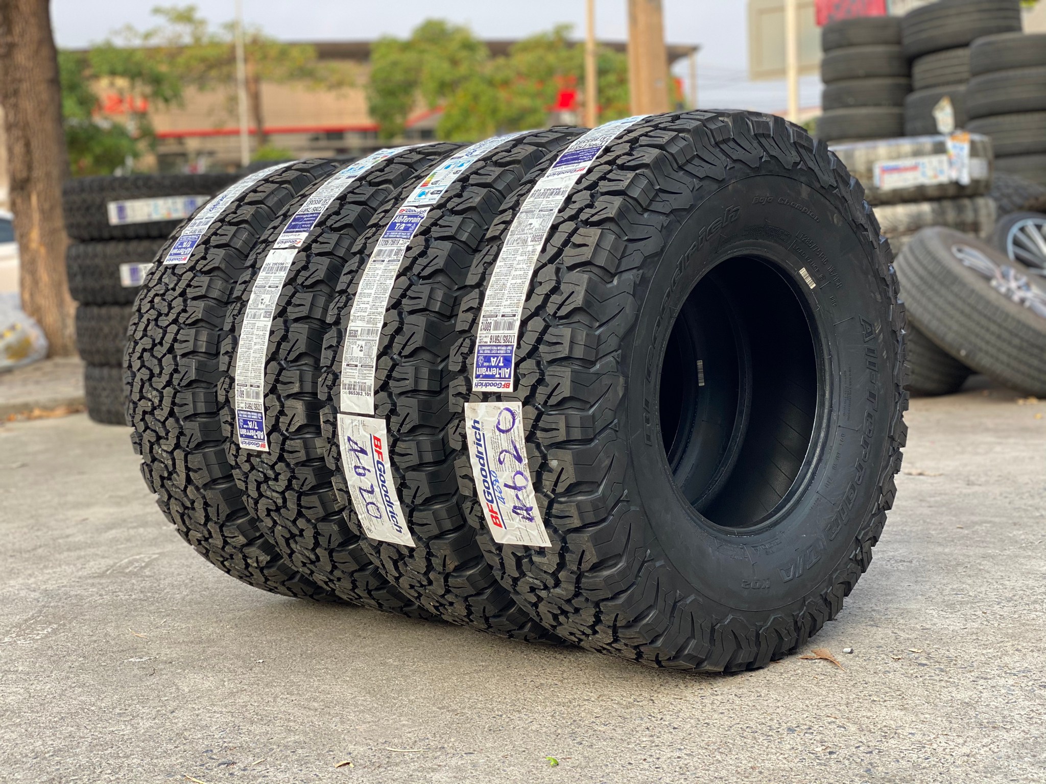 ยางใหม่ BF GOODRICH KO2 285/75-16 พิเศษ สุดๆ