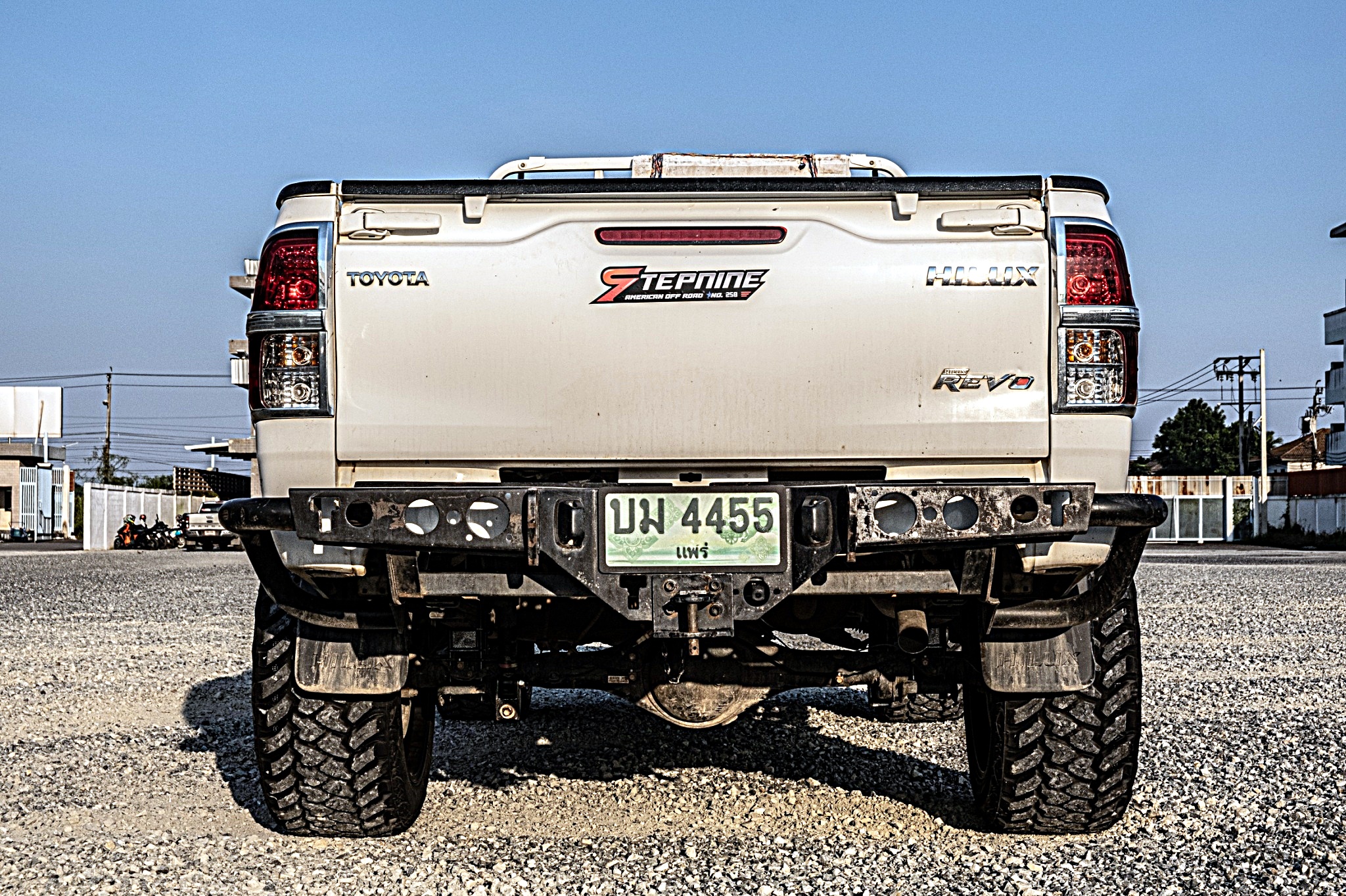 REVO หัวเดียว จองคิวจากแพร่ ทำทรงเมกาที่ STEP9