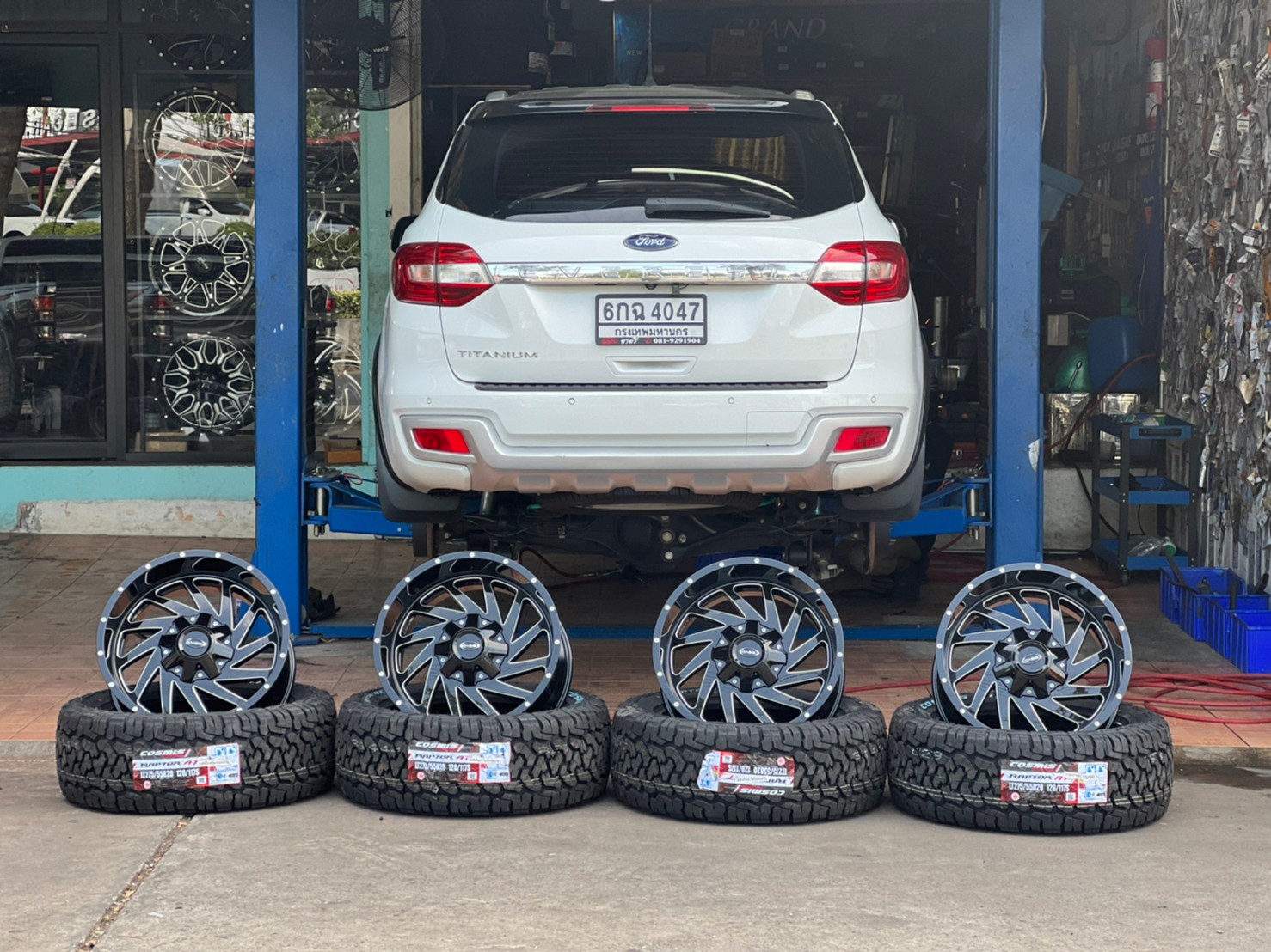 FORD EVEREST แบบไม่ยก