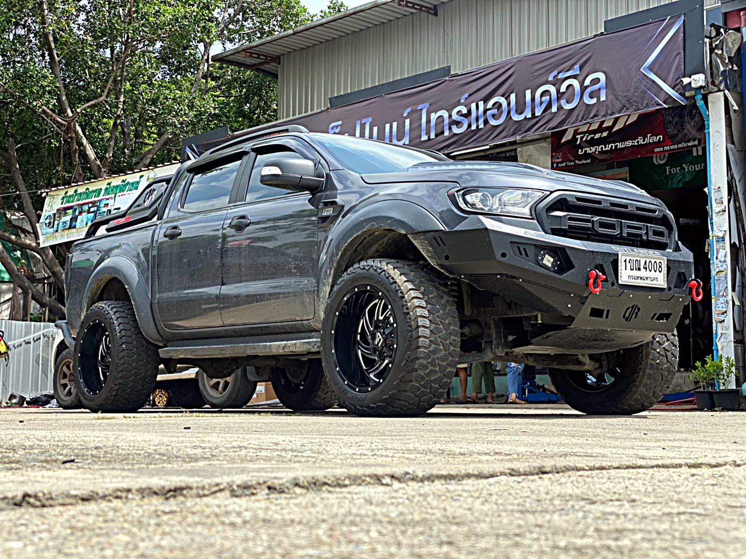 FORD จัดชุดใหม่ ทรงเมกาที่ STEP9