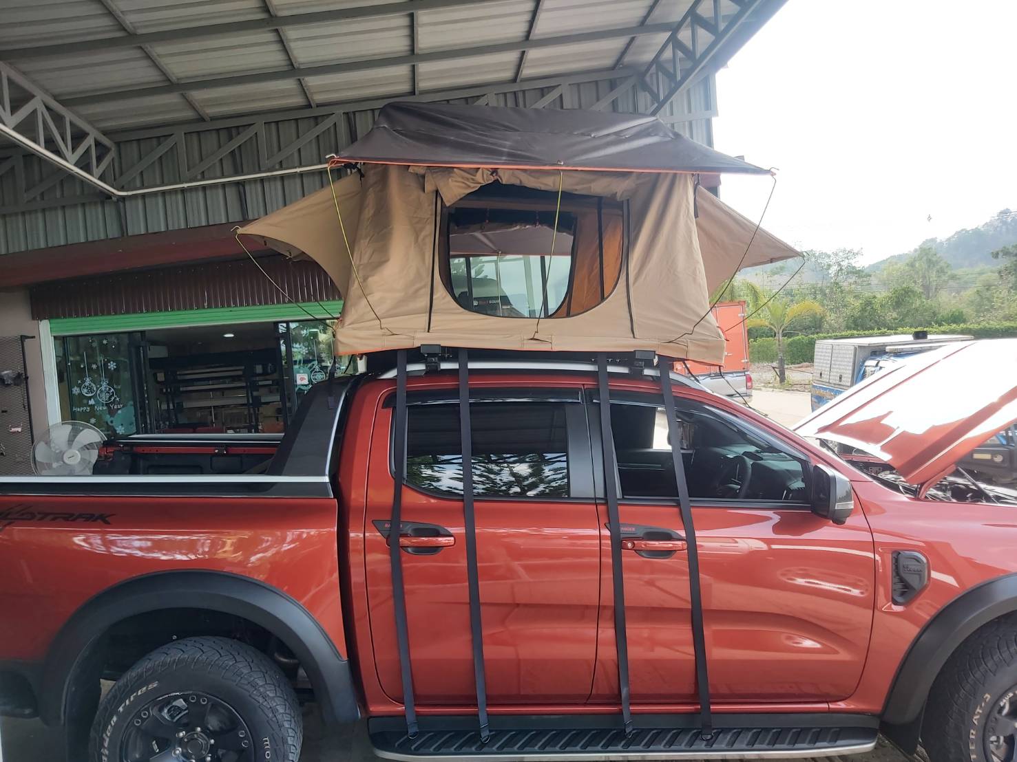 BLACK BIRD 1.6 - MaxX Equip เต็นท์หลังคารถ - ประเภทหลังคาอ่อน