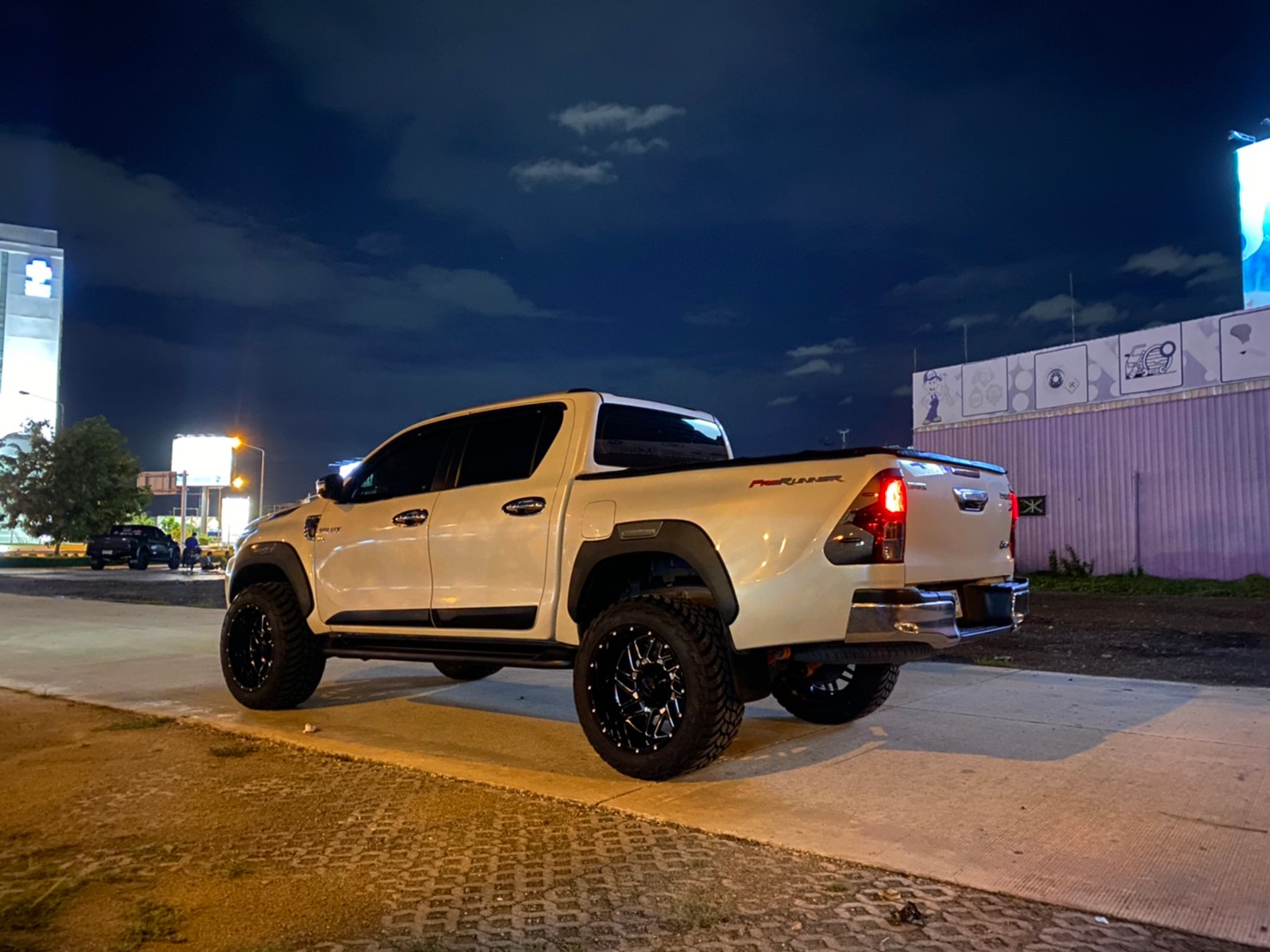 REVO จัดทรงเมกาที่ STEP9