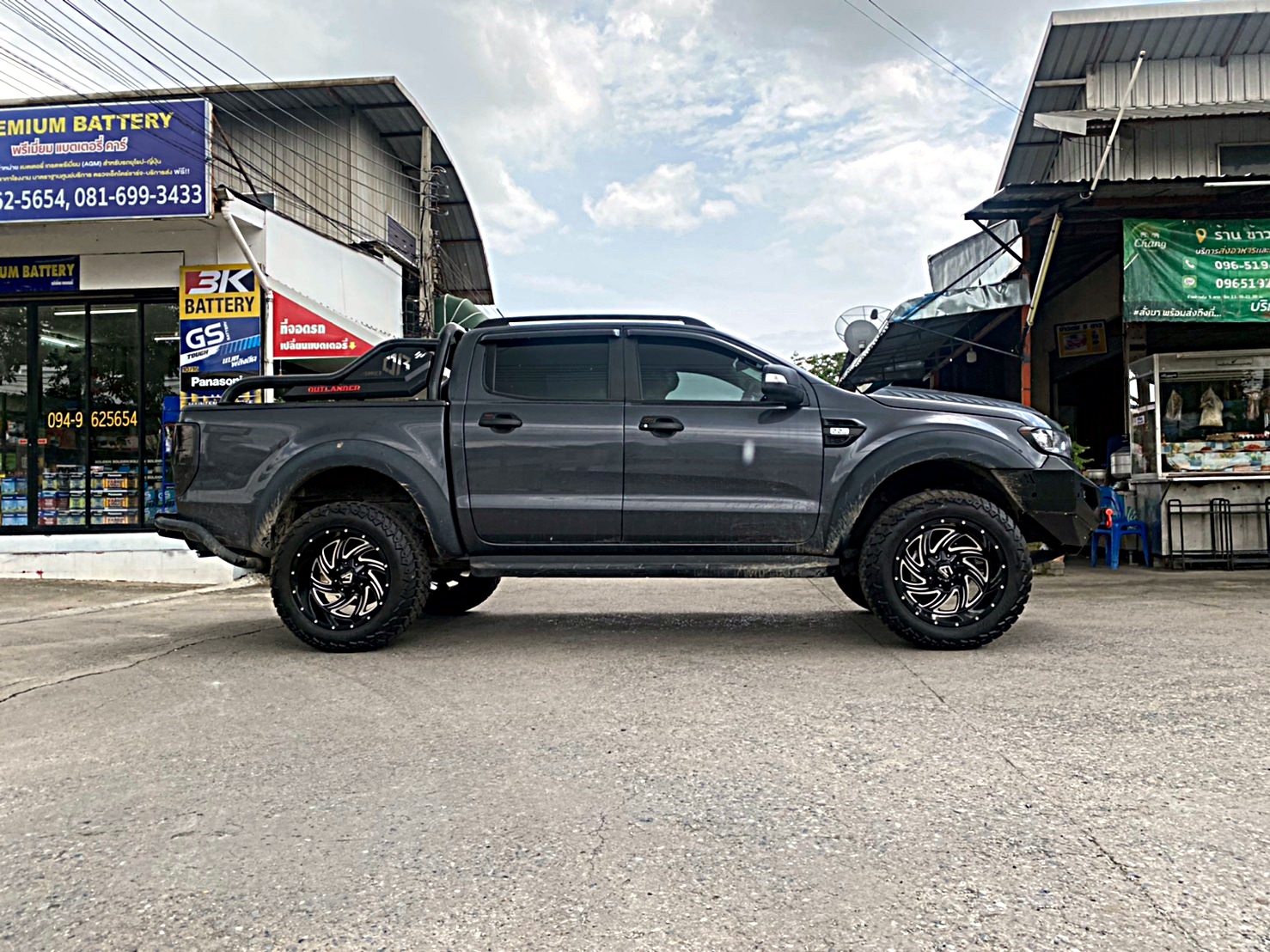 FORD จัดชุดใหม่ ทรงเมกาที่ STEP9