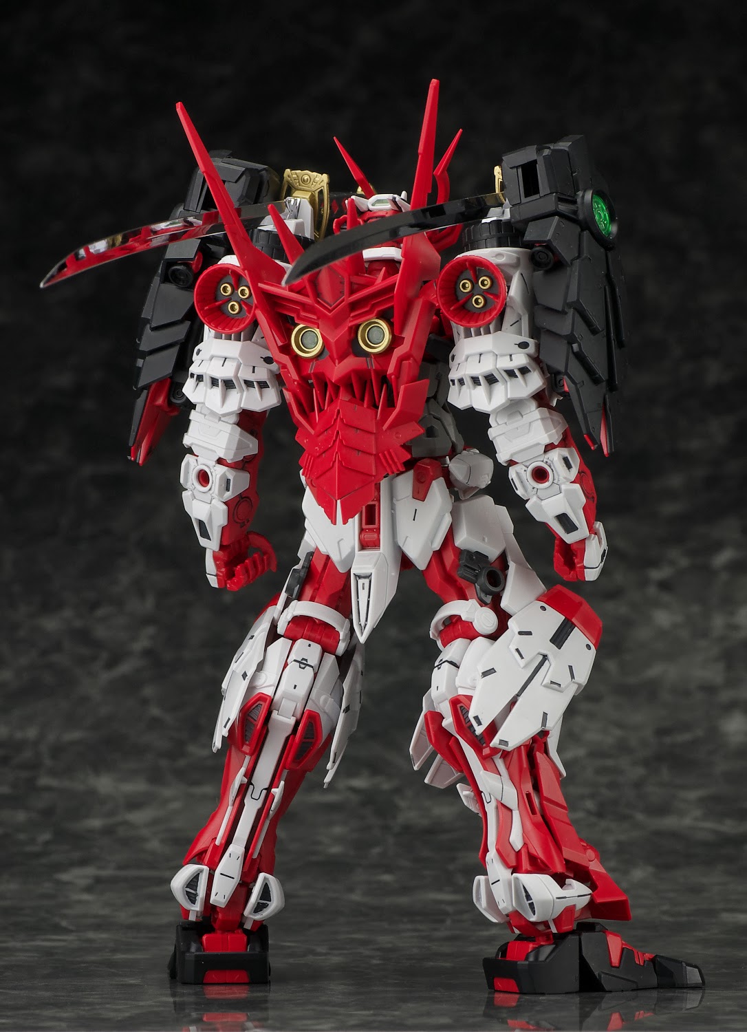 MG 1/100 SENGOKU ASTRAY GUNDAM