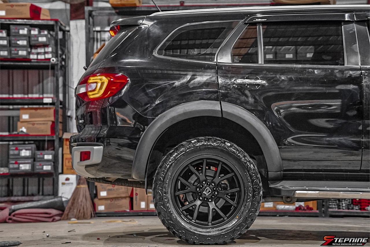 FORD EVEREST จองคิวมาจากเพชรบุรี แต่งทรงเมกาที่ STEP9