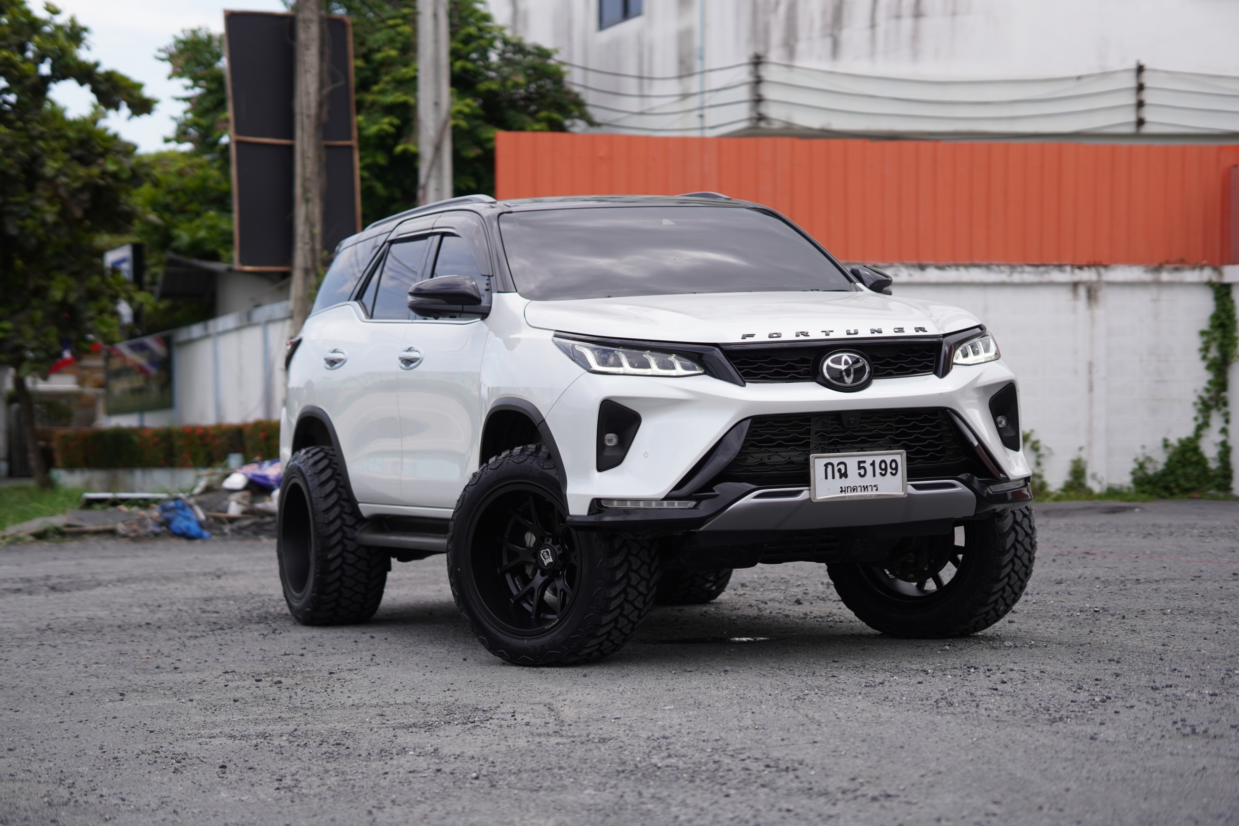 TOYOTA FORTUNER ทรงเมกา ที่ STEP9