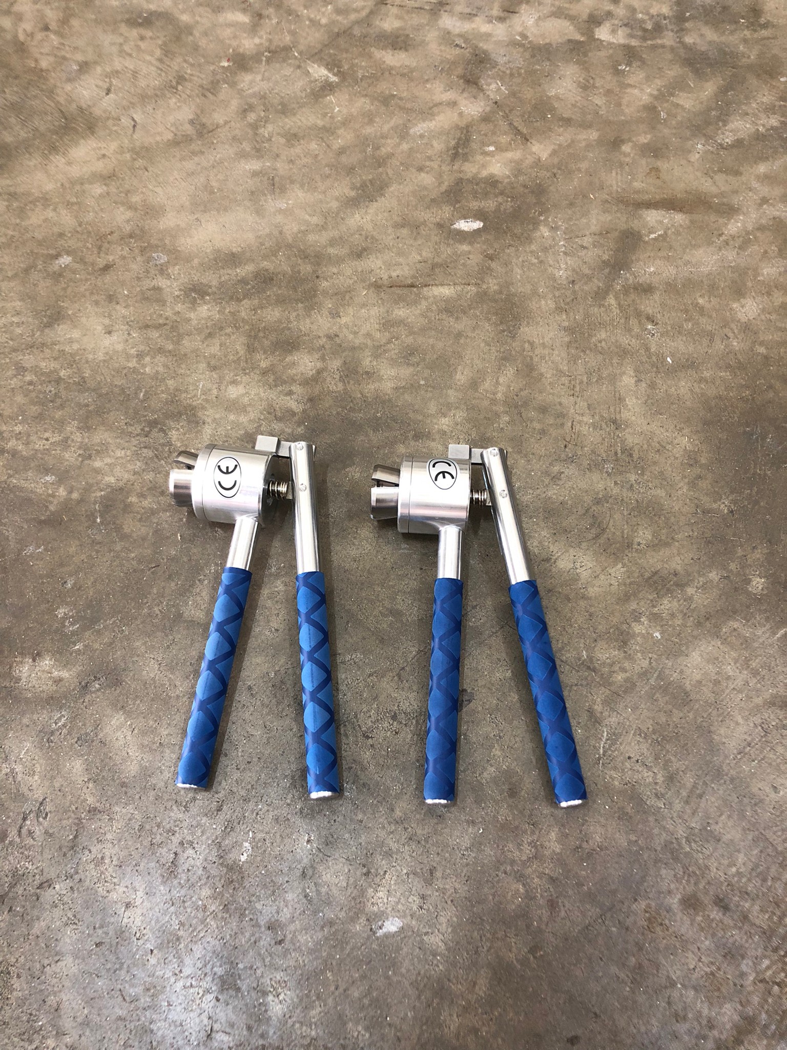 16265 ZS-PBC1 เครื่องปิดฝาขวดน้ำหอม หนีบฝาขวดน้ำหอม หนีบง่ายสะดวก