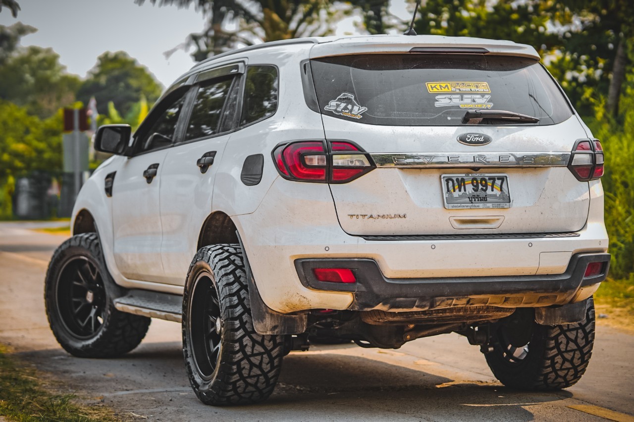 FORD EVEREST จองคิวม แต่งทรงเมกา มาจากบุรีรัมย์ งบแสนต้นๆๆ
