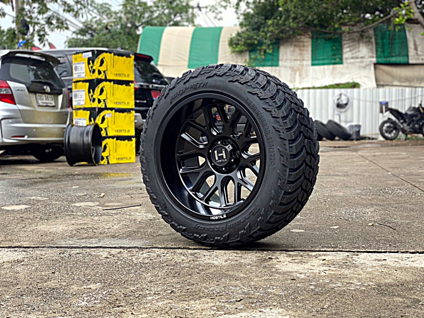 FORD EVEREST ทรงเมกา ล้อ HOSTILE H120 โคตรหล่อ