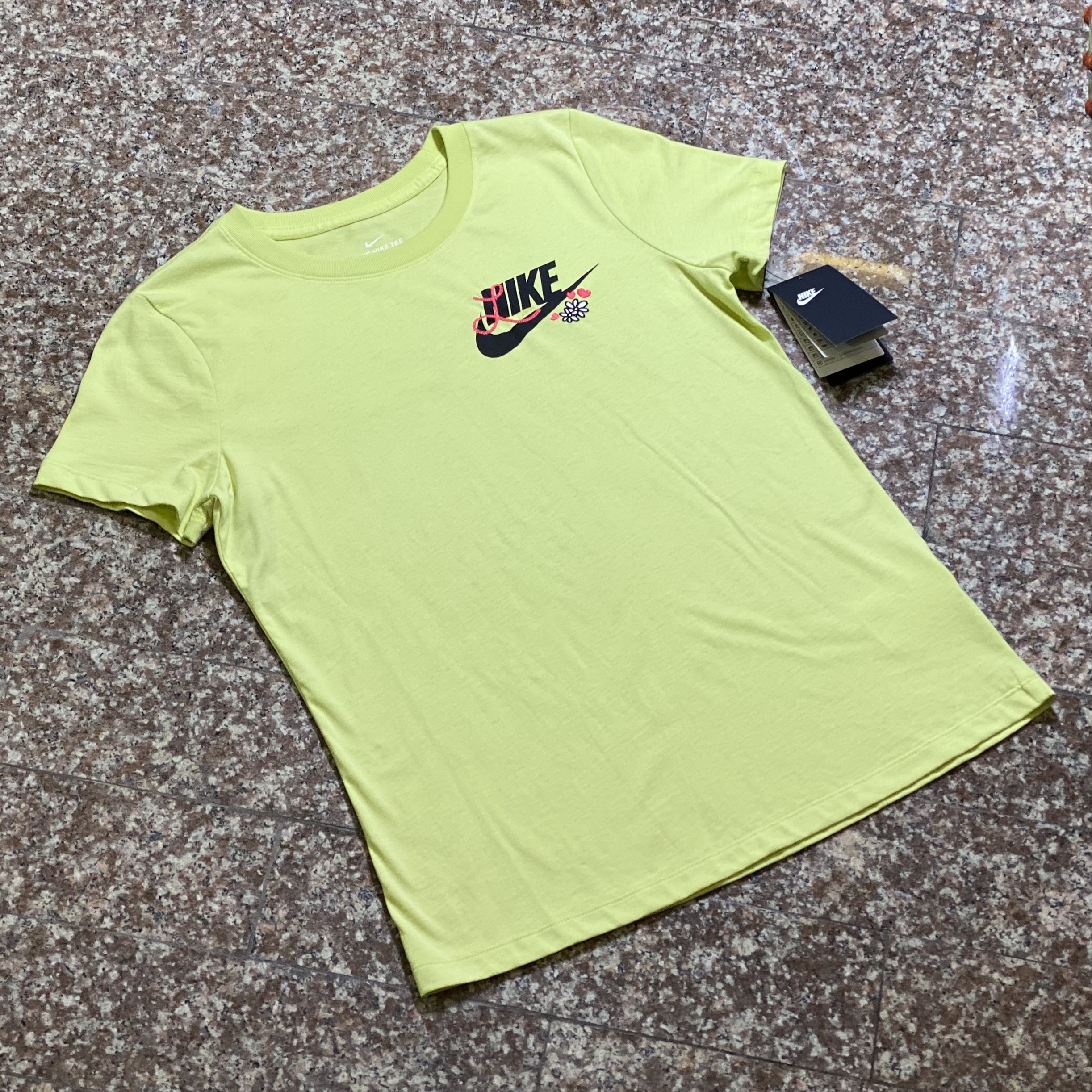 เสื้อผู้หญิง Nike Novel T3 Tee (M)