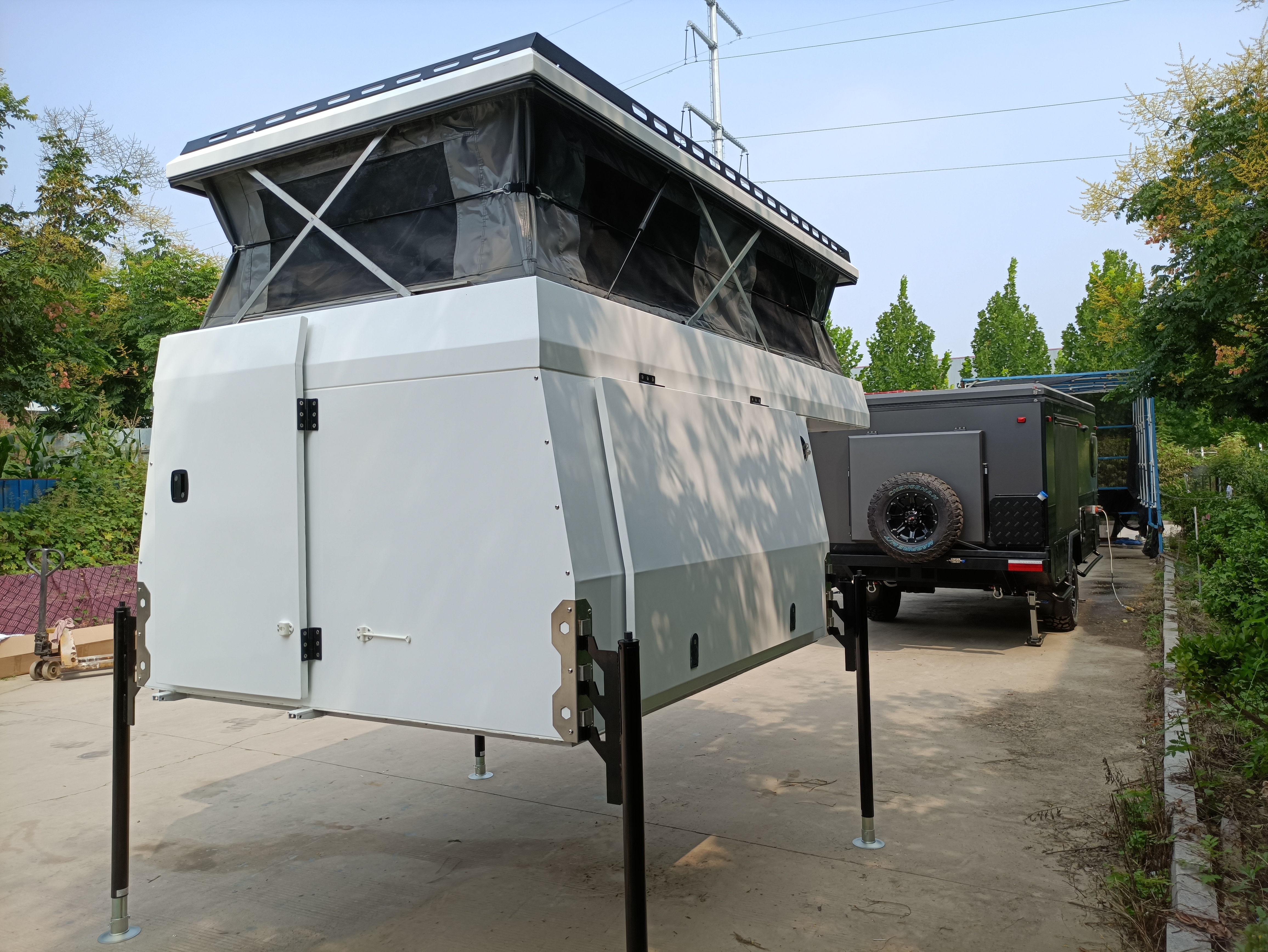 HORIZON SEEKER Truck Camper