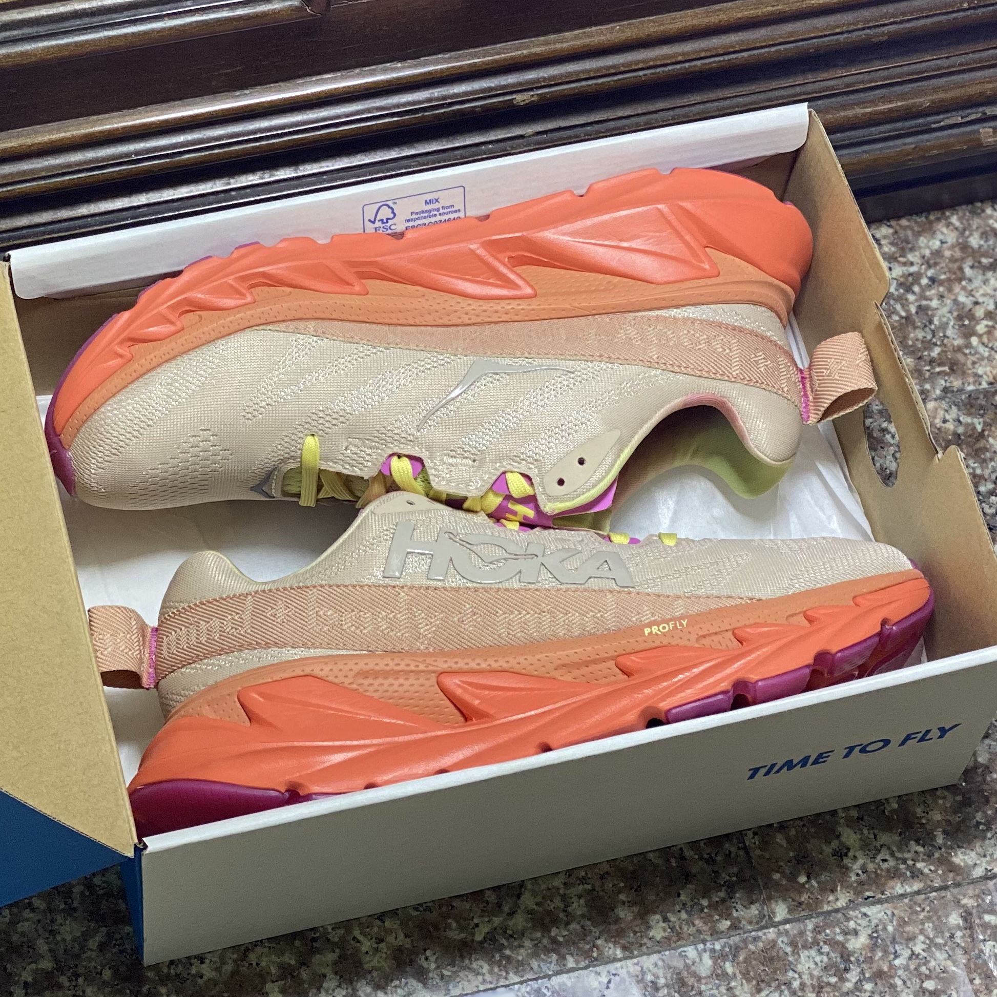 รองเท้า HOKA Elevon 2 ‘Mental Health’ (M9/9.5US)