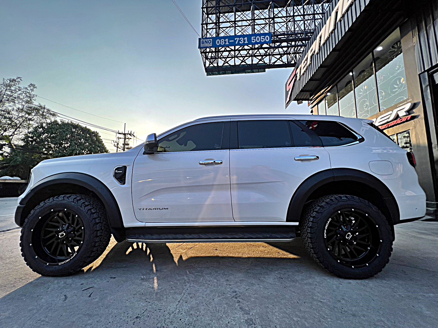 FORD EVEREST NEXTGEN แต่งวทรงเมกาที่ STEP9