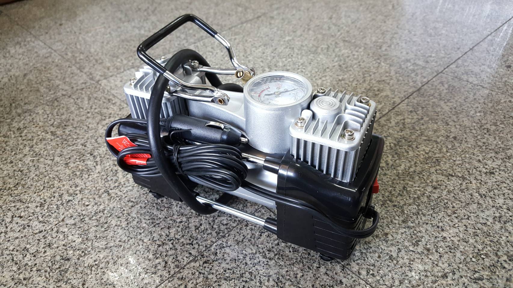 ปั้มลมเอนกประสงค์แบบพกพา