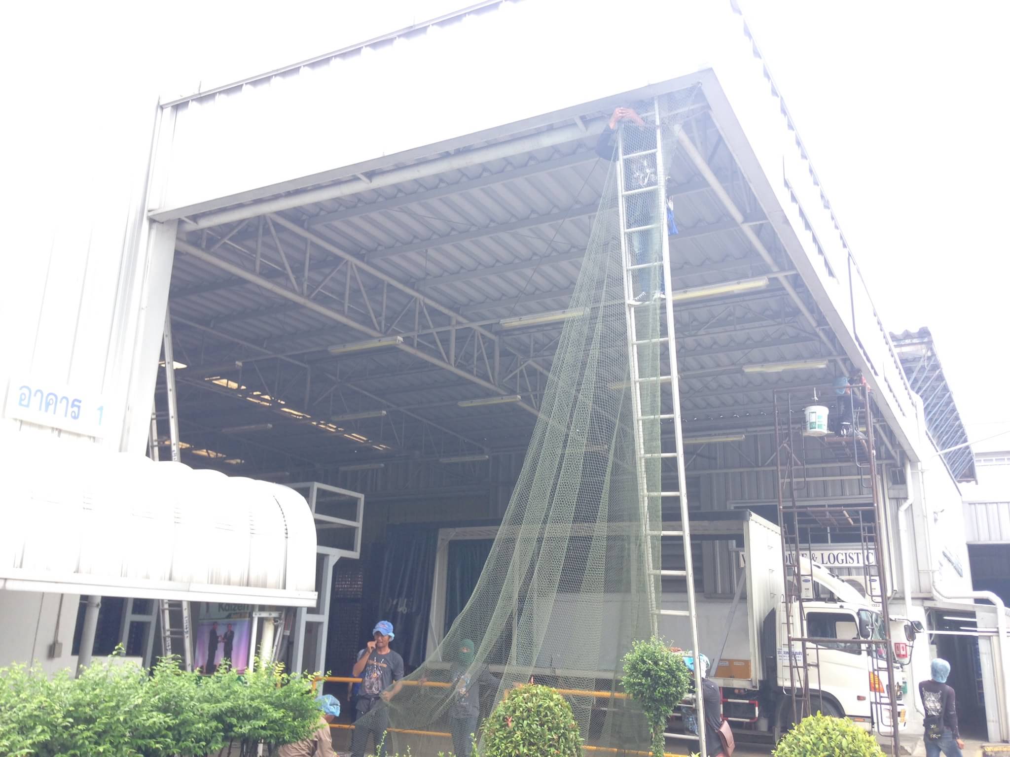 ติดตั้งข่ายกันนก จำหน่ายตาข่ายกันนก อย่างดี รับงานสั่งผลิตทุกขนาด ผสมสารป้องกันรังสียูวี