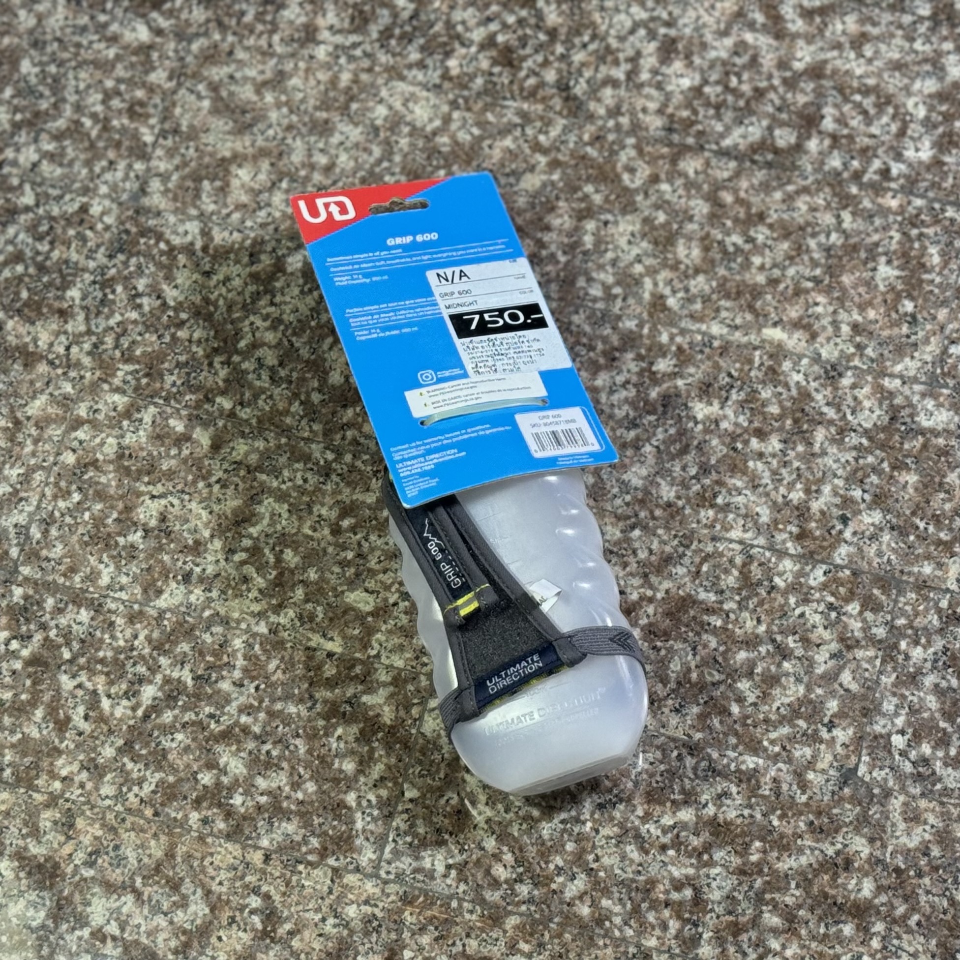 กระบอกน้ำ Ultimate Direction Grip 600 Water Bottle