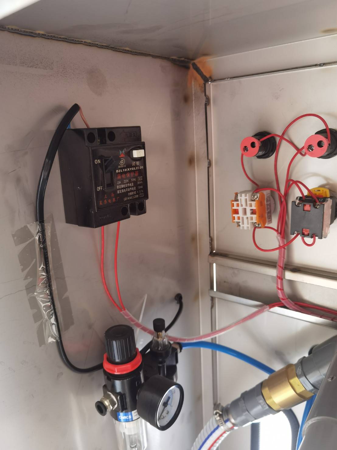 15424 เครื่องบรรจุของเหลวกึ่งอัตโนมัติ ขนาด 100-5000ml สองหัว รุ่น GYJ-2