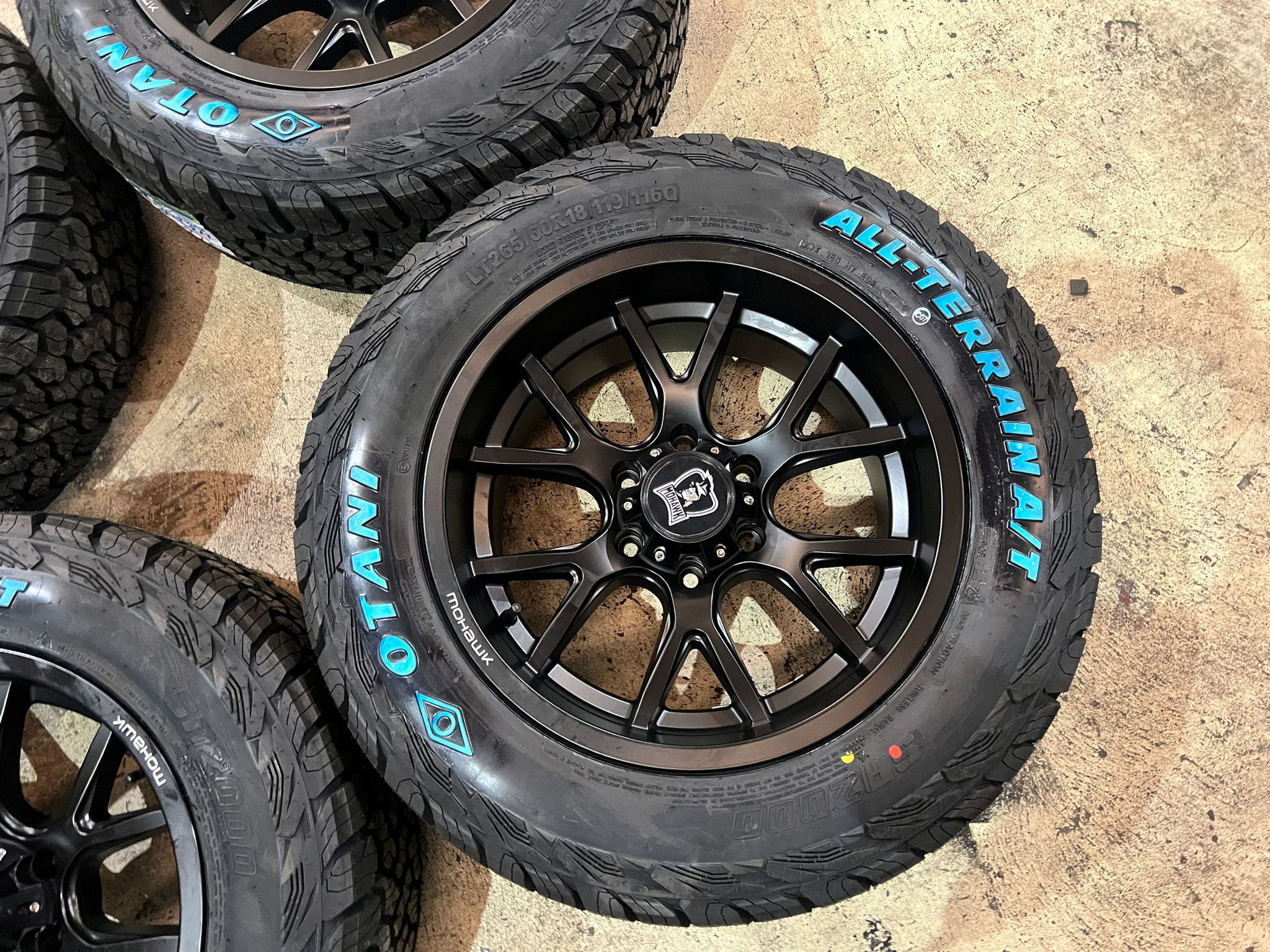 ส่งตจว. ส่งทั่วประเทศไทย ล้อ WP910 18X9 6XQ29.7 ET 0 MB ยาง OTANI 265/60R18 SA2000
