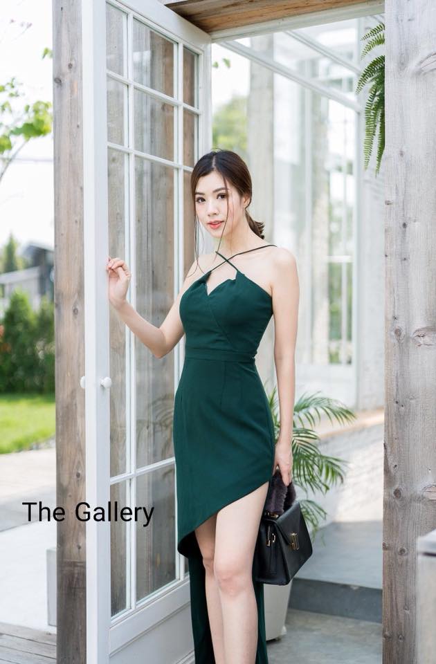 เดรสยาวสายเดี่ยว
