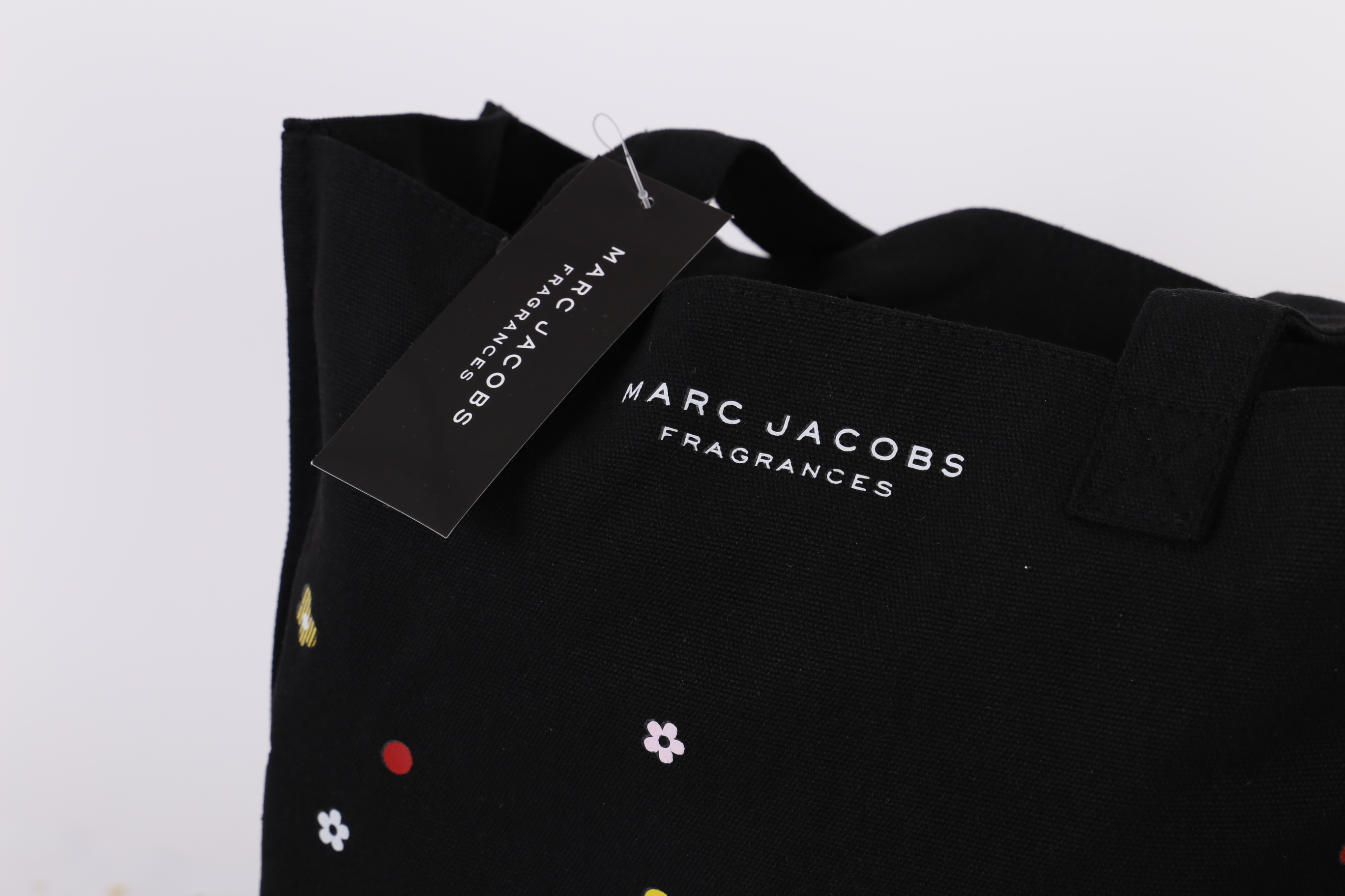 กระเป๋าผ้า canvas ลายดอกไม้ MARC JACOBS