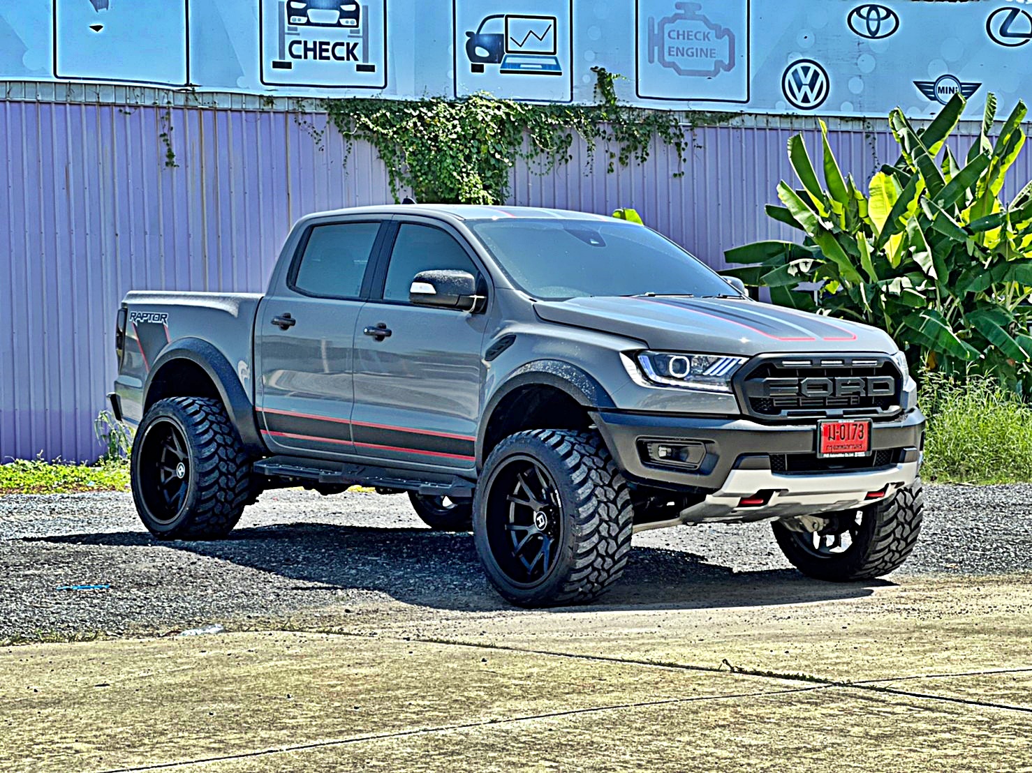 FORD RAPTOR ทรงเมกา่ ล้อ HOSTILE H113