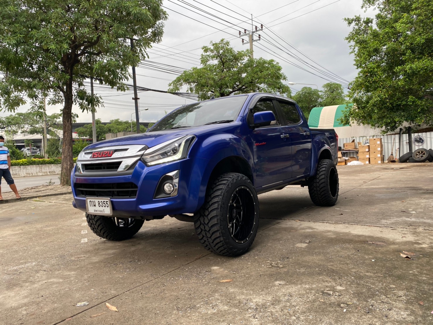 D-MAX มาจากสุพรรณบุรี จัดทรงเมกาที่ STEP9