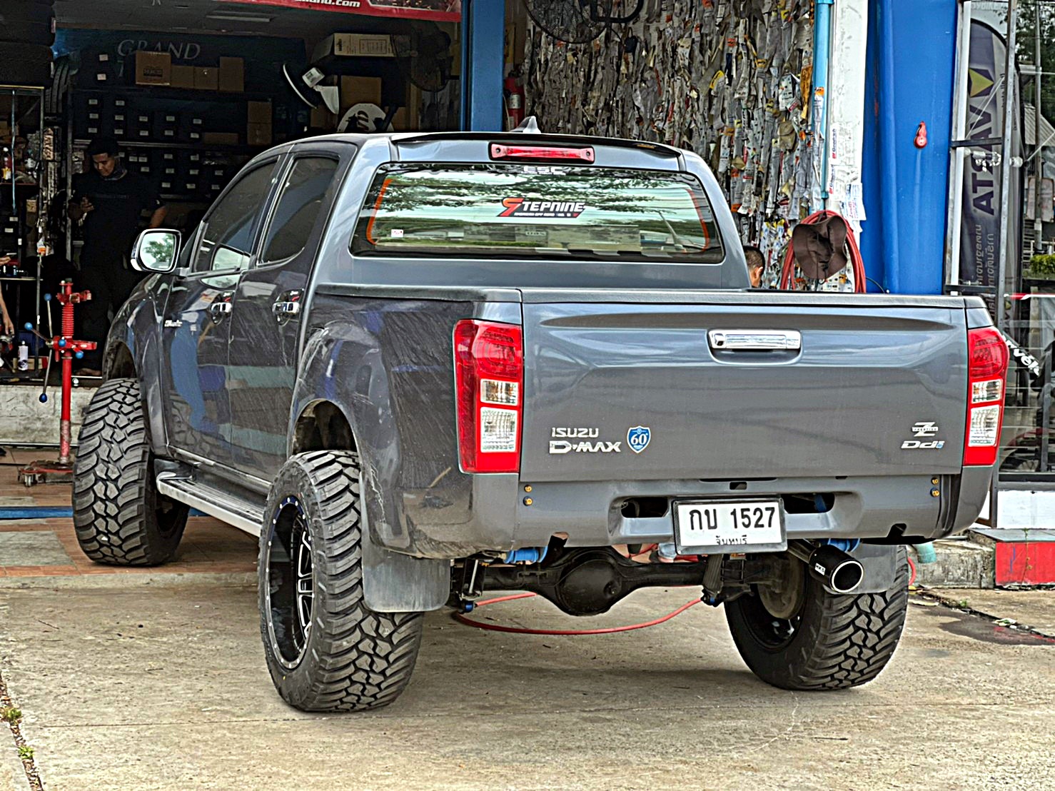 D_MAX_จองคิวมาจากจันทบุรี ทำทรงเมกาที่ STEP9