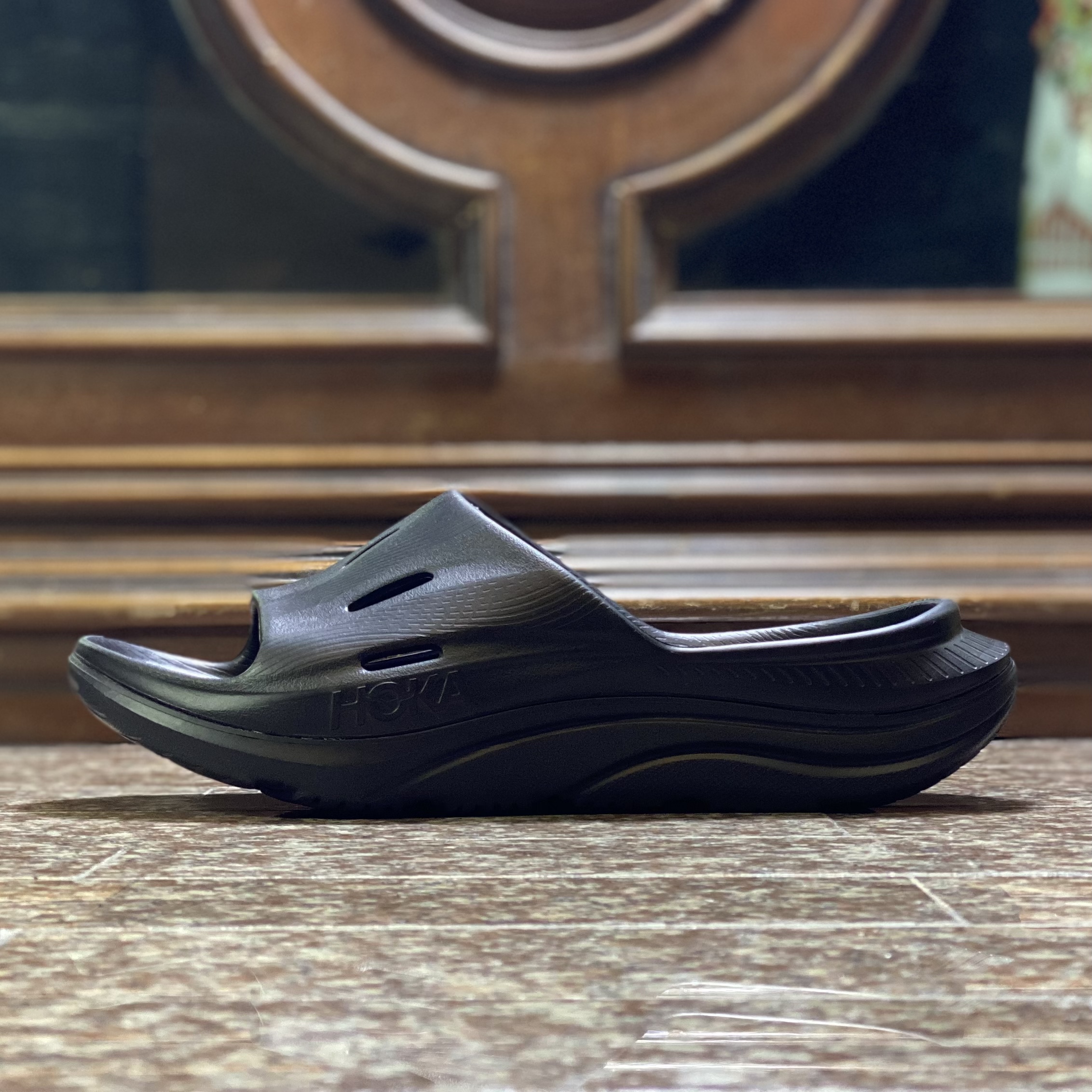 รองเท้า HOKA Ora Recovery Slide 3 ‘TripleBlack’ (M8/9US)