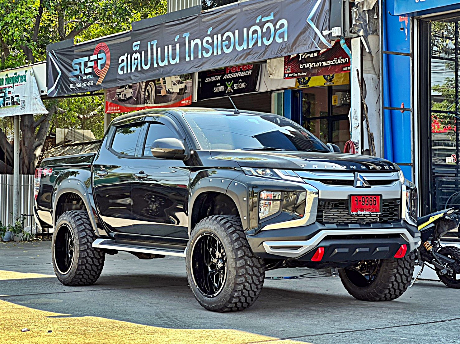 TRITON ทรงเมกา ล้อ FORCE ที่ STEP9