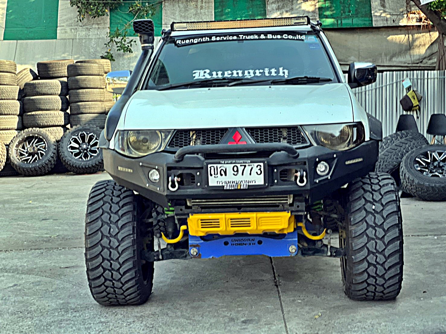 TRITON ทรงเมกา ที่ STEP9