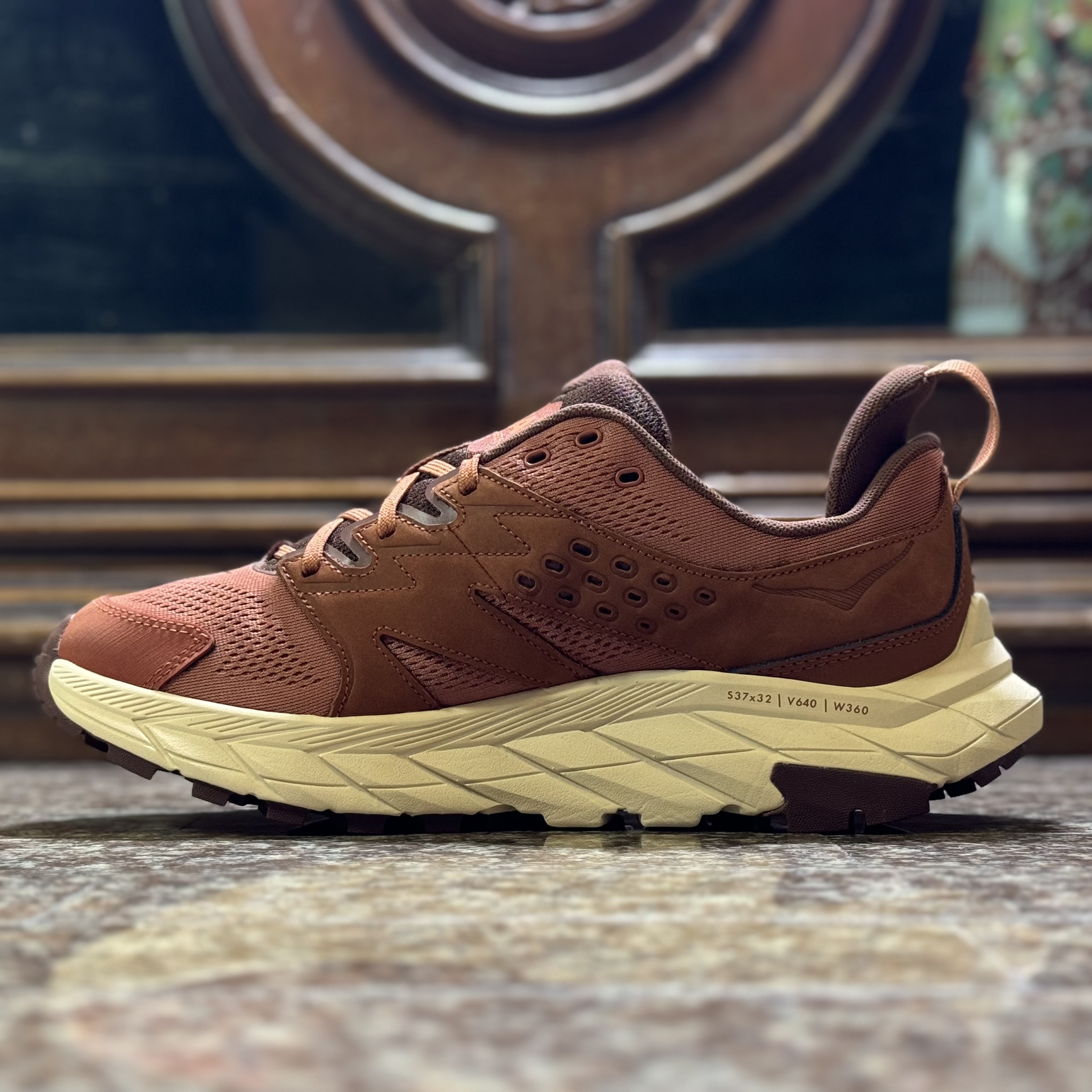 รองเท้าเดินป่า HOKA Anacapa Breeze Low ‘Baked Clay’ (M7-15US)