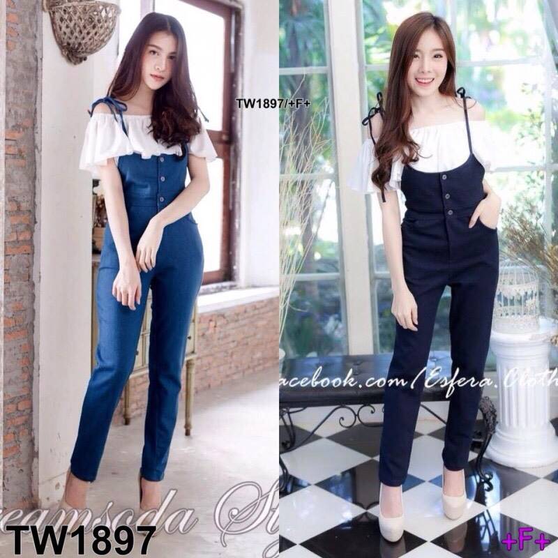 set 2 ชิ้น ชุดเอี๊ยมสียีนส์ขายาว กับ เสื้อปาดไหล่