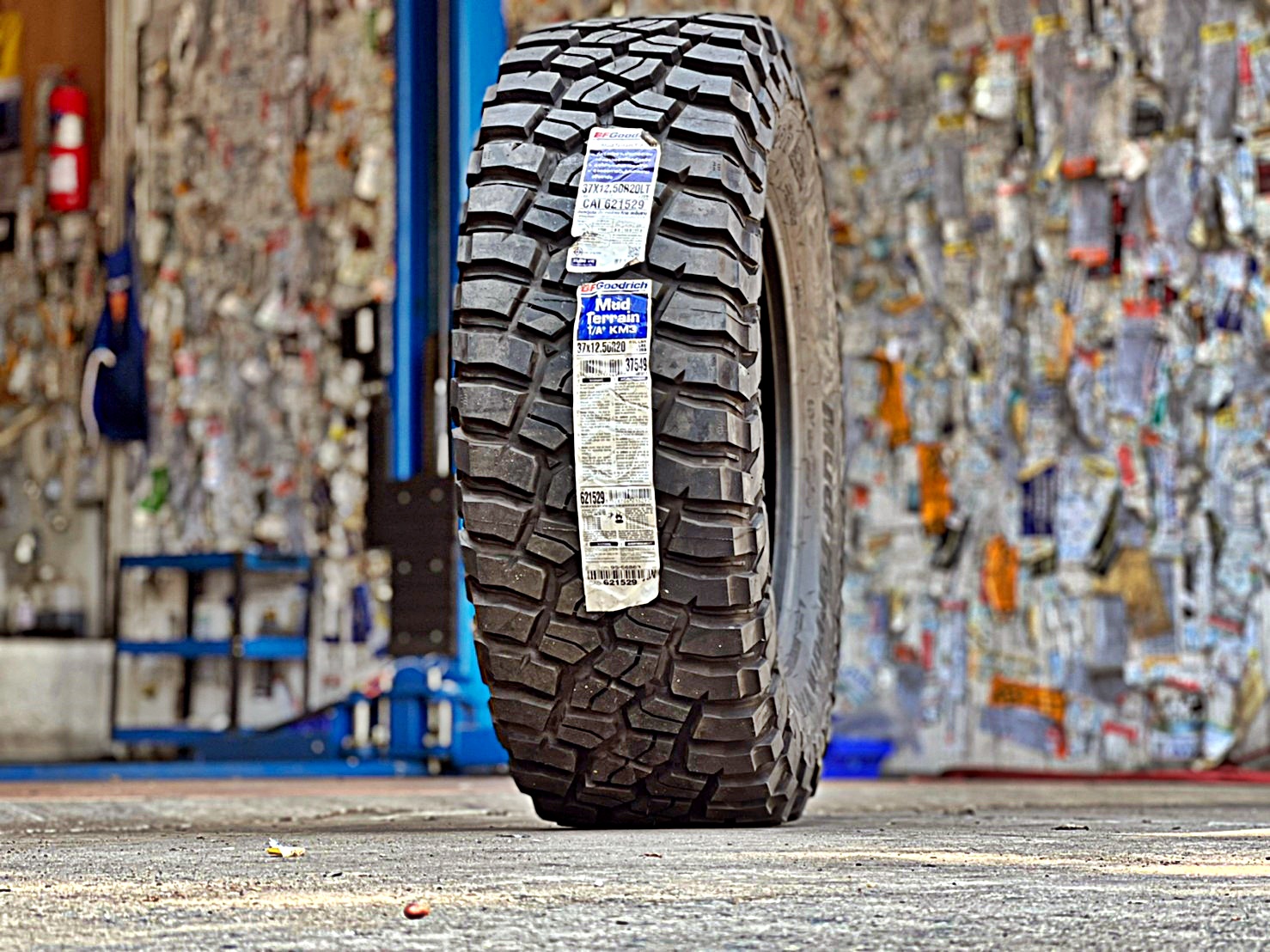 BF GOODRICH KM3 37X12.5R20 ที่ STEP9