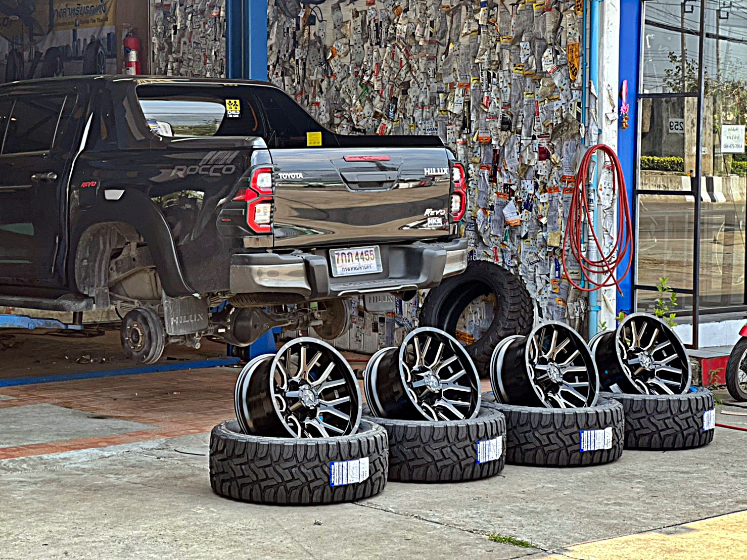 REVO ROCCO แนวเมกา ที่ STEP9