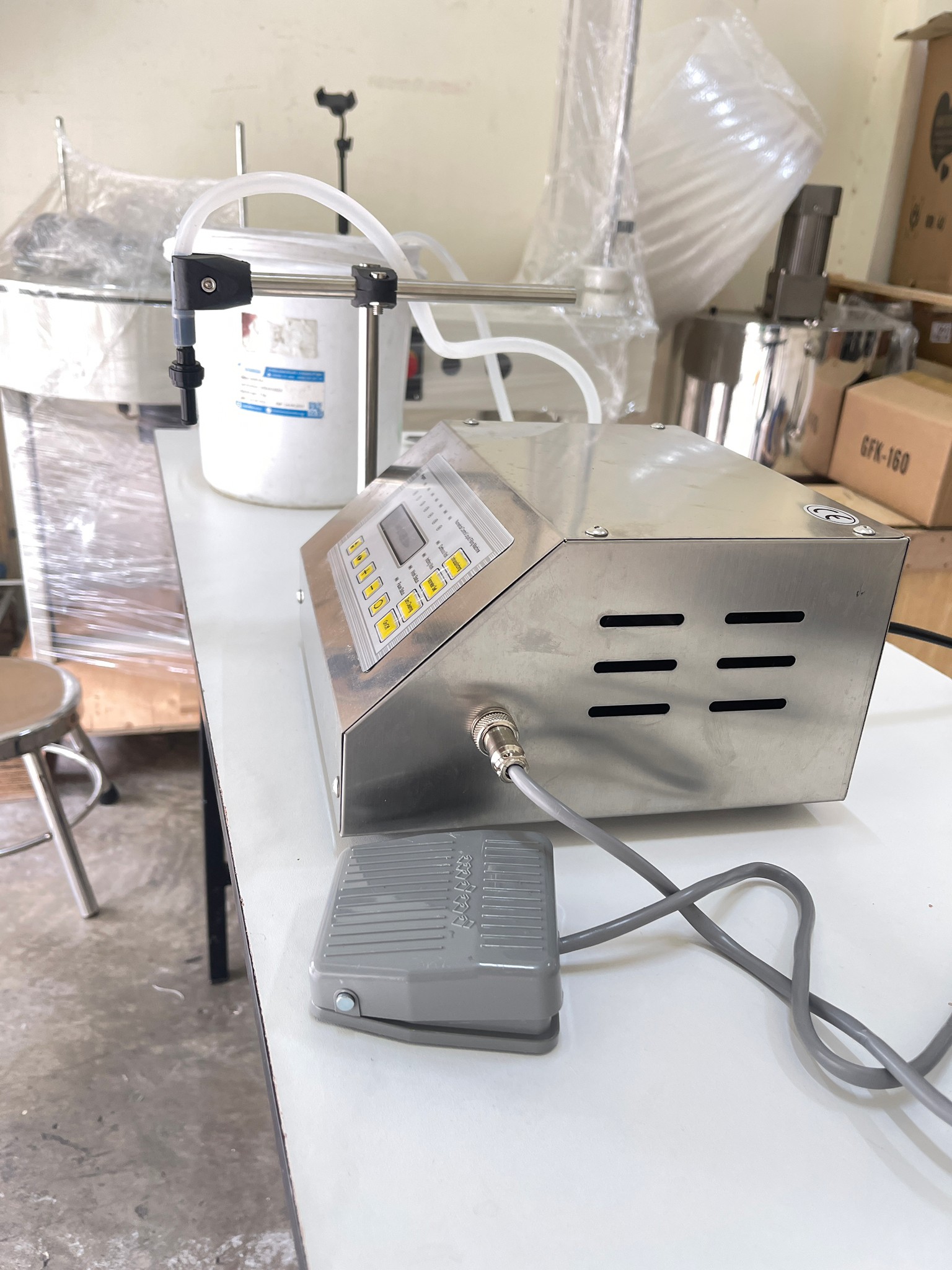 13940 เครื่องบรรจุของเหลว ระบบดิจิตอล GFK-160