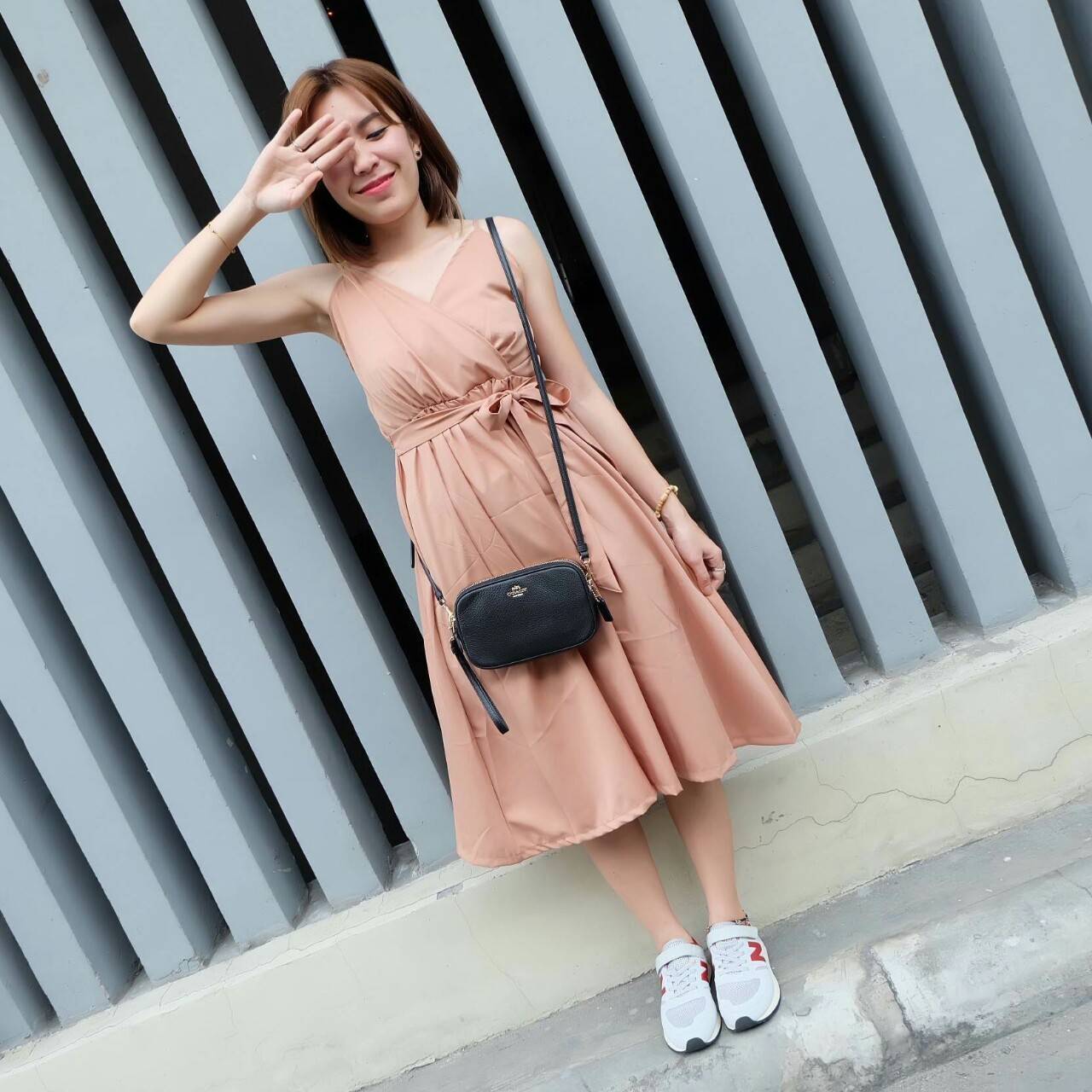 เดรสไขว้หน้า สีพื้น แต่งโบว์