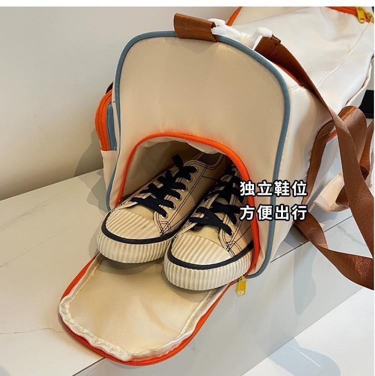 กระเป๋าเดินทางช่องเยอะ